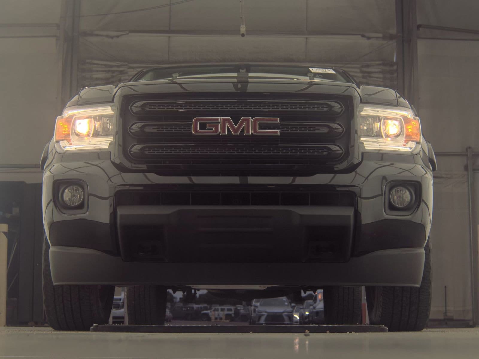 2019 GMC Canyon 4WD SLE photo 2