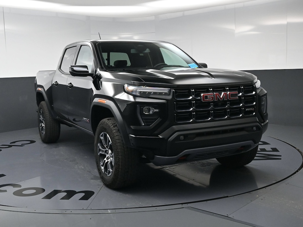 Used 2024 GMC Canyon 4WD AT4 Pickup