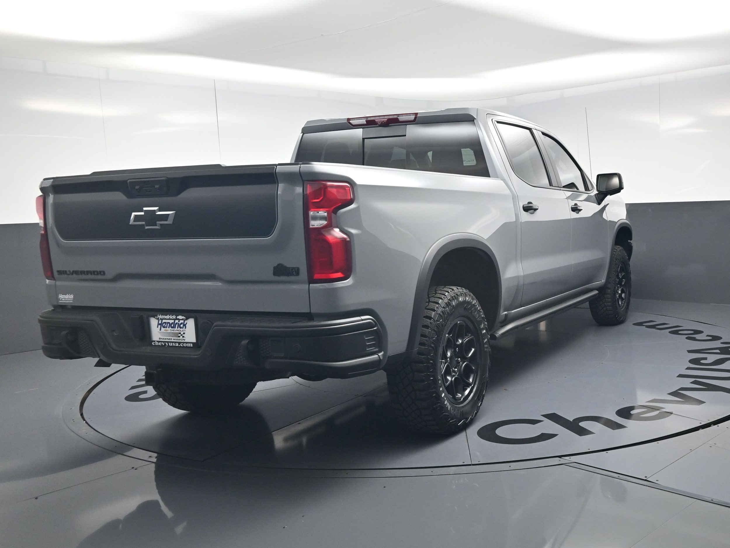 2025 Chevrolet Silverado 1500 ZR2 photo 3