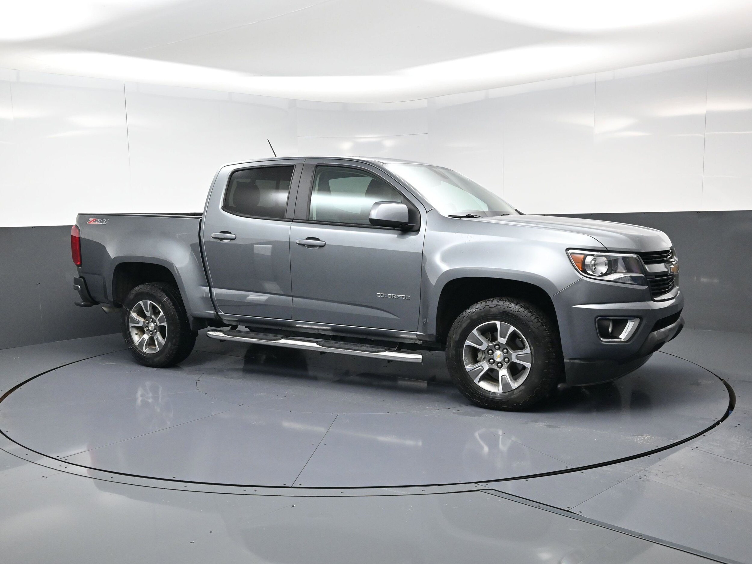 2020 Chevrolet Colorado Z71 photo 2