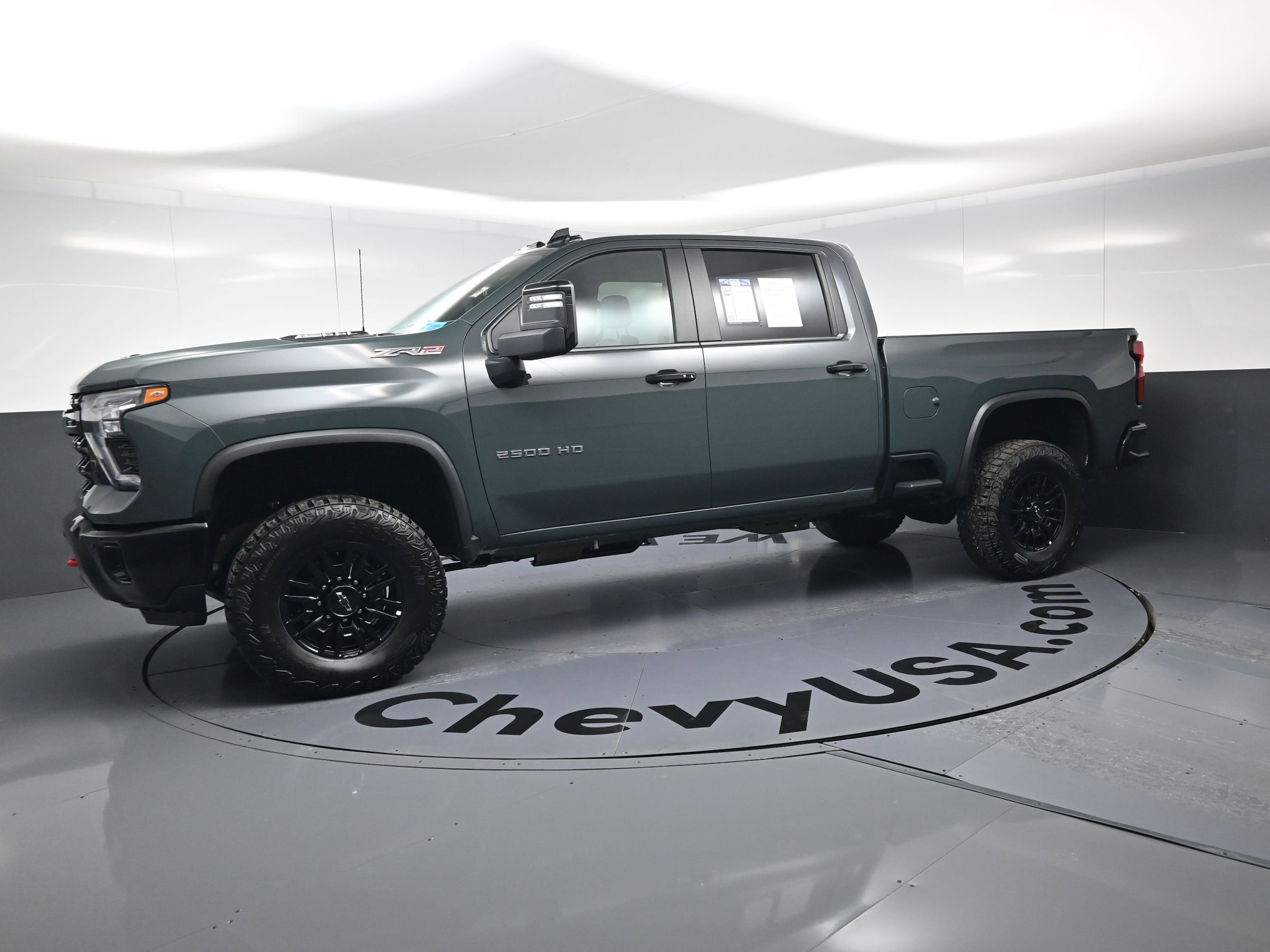 2026 Chevrolet Silverado 2500HD ZR2 photo 4