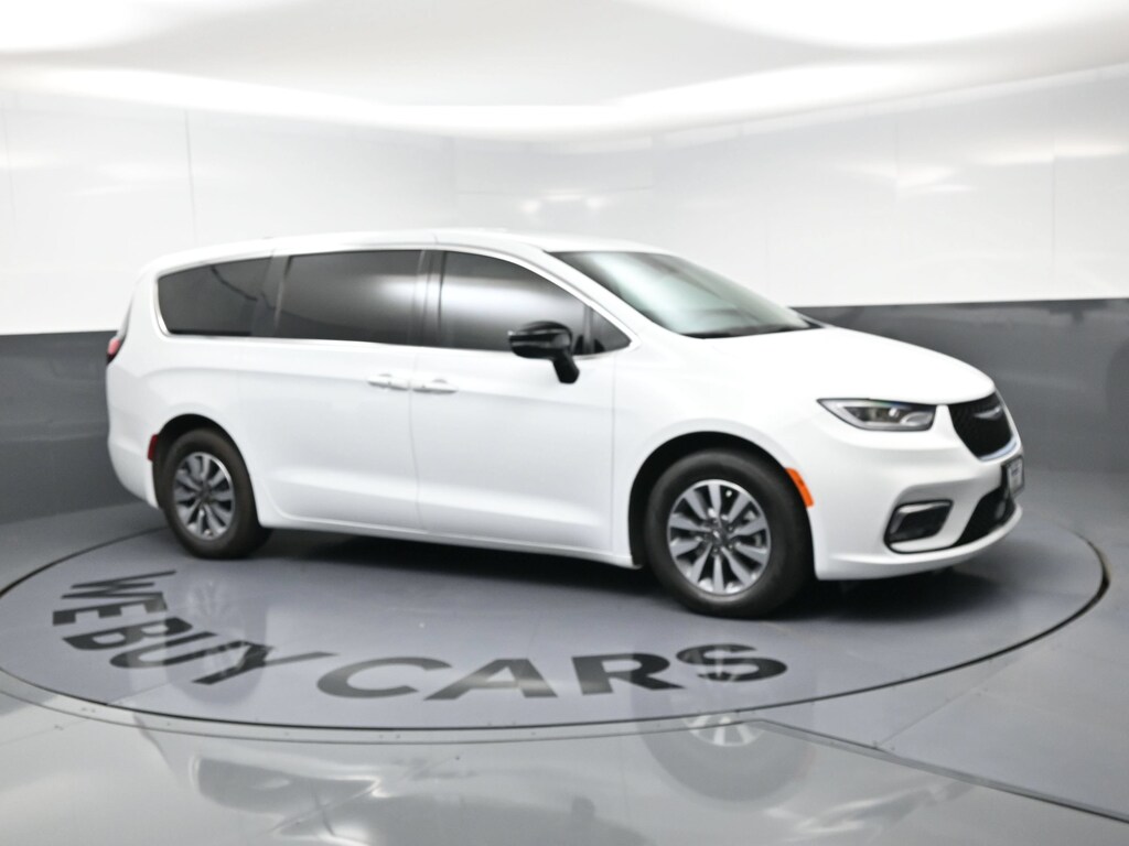 Used 2024 Chrysler Pacifica Hybrid Select Minivan