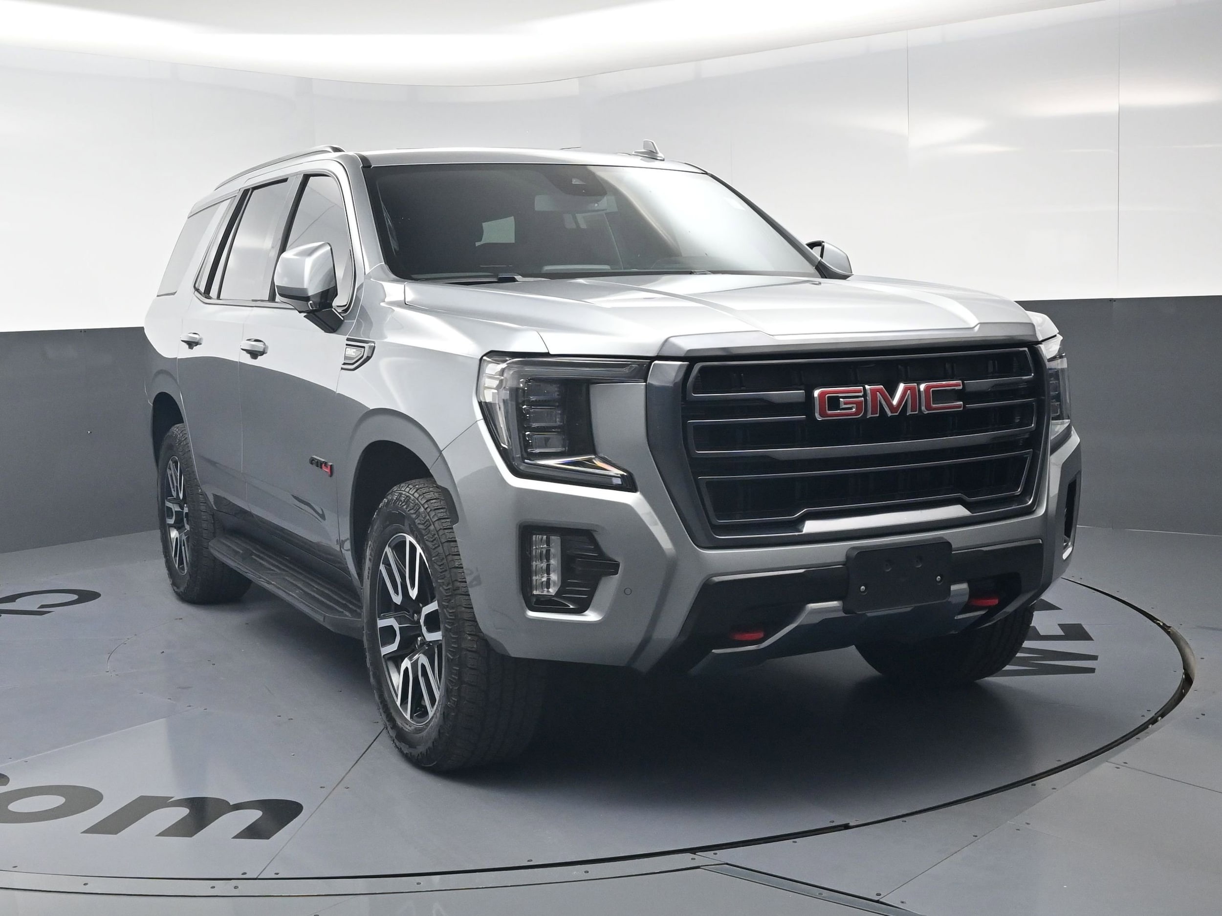 2023 GMC Yukon AT4 photo 2