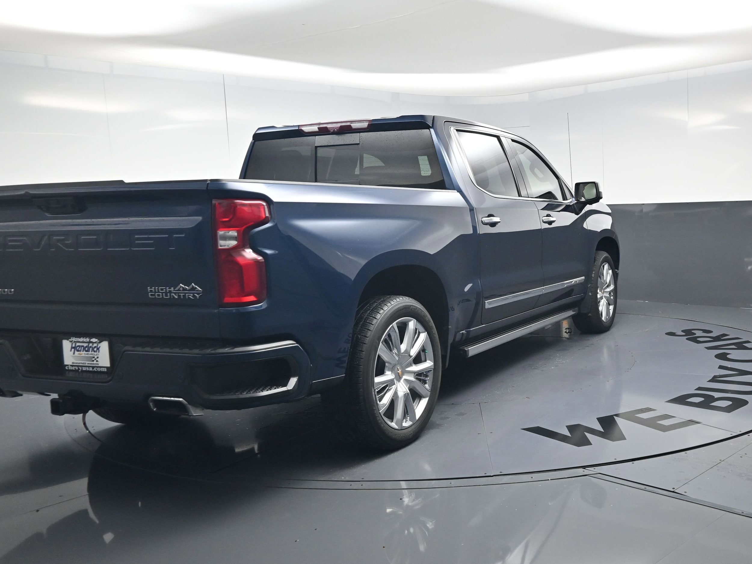 2023 Chevrolet Silverado 1500 High Country photo 3