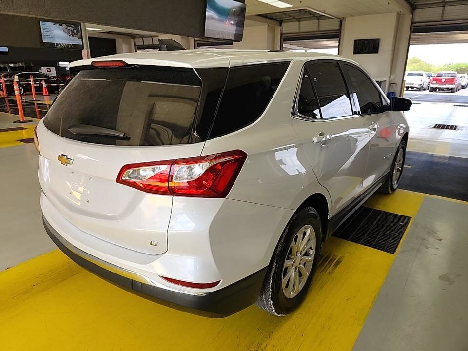 2018 Chevrolet Equinox LT photo 3