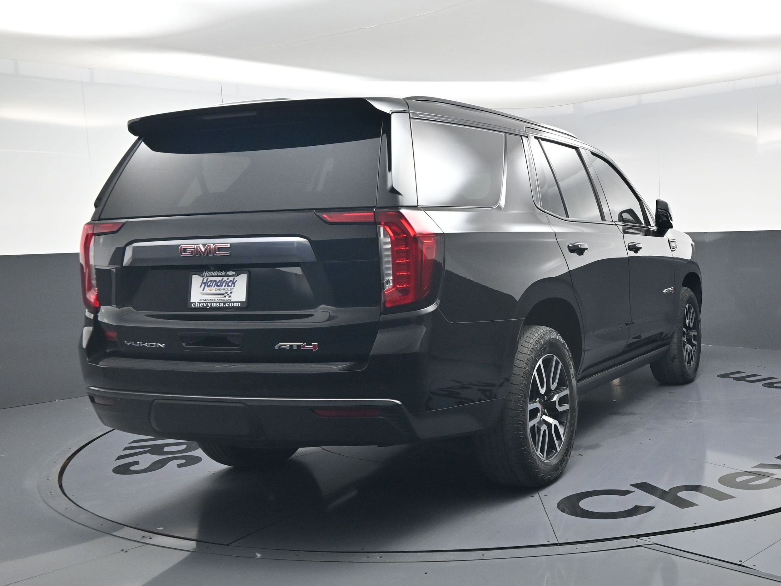 2024 GMC Yukon AT4 photo 3