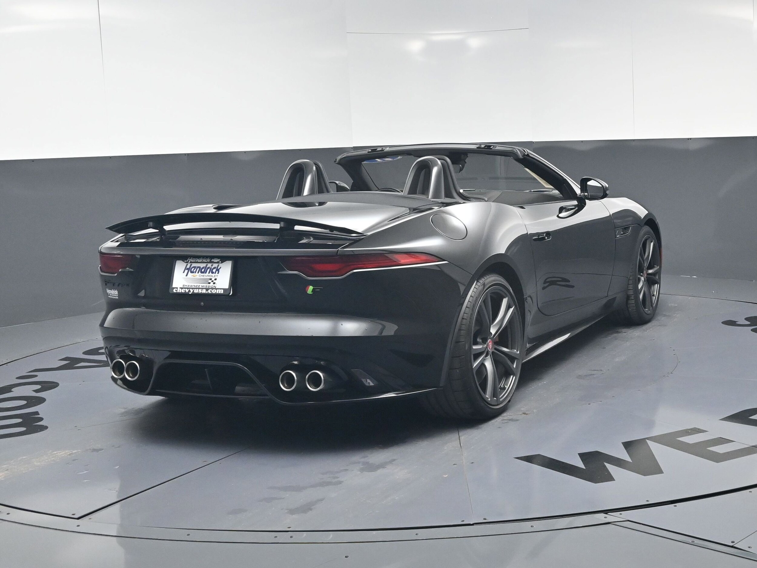 2021 Jaguar F-TYPE R photo 3
