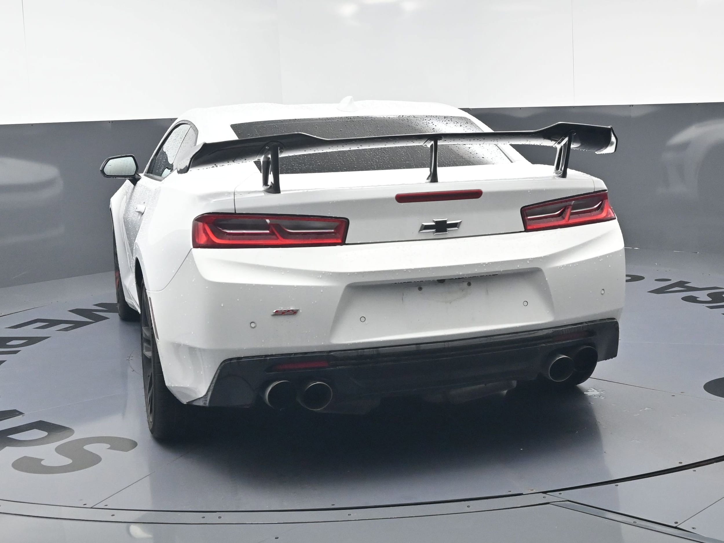 2018 Chevrolet Camaro 2SS photo 3