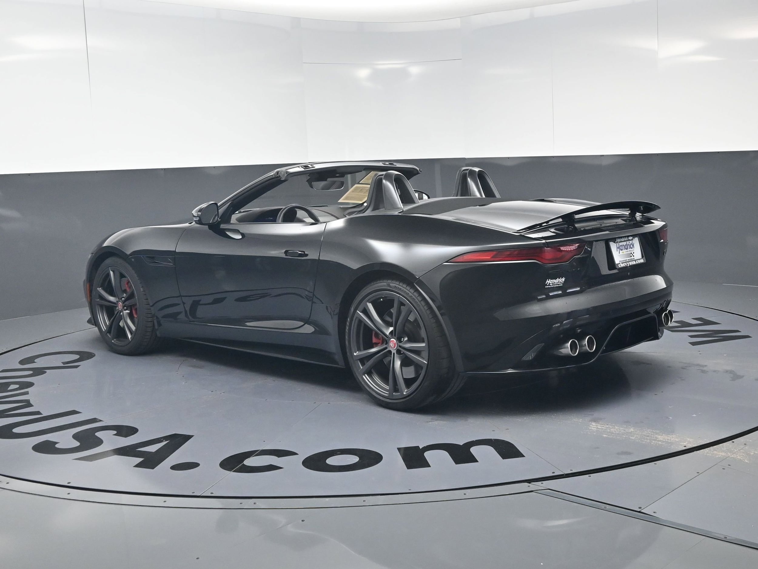 2021 Jaguar F-TYPE R photo 5