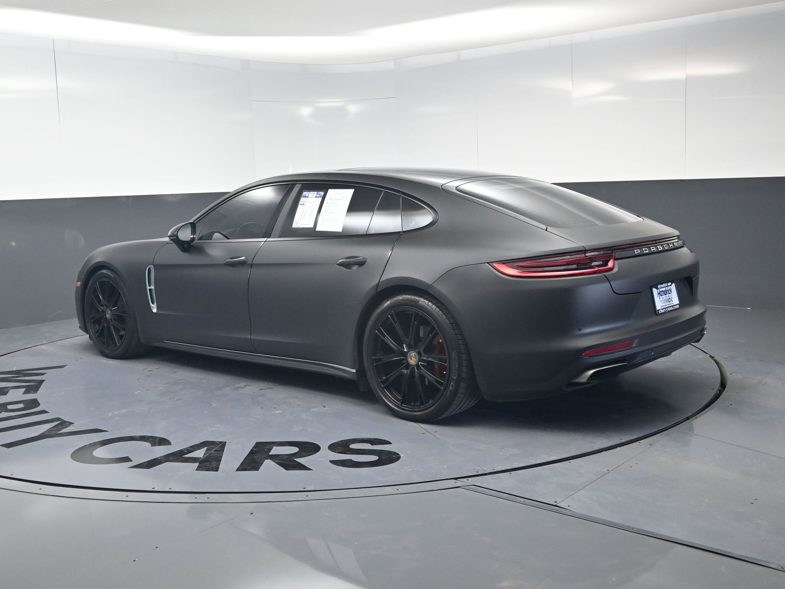 2018 Porsche Panamera 4 Executive photo 5