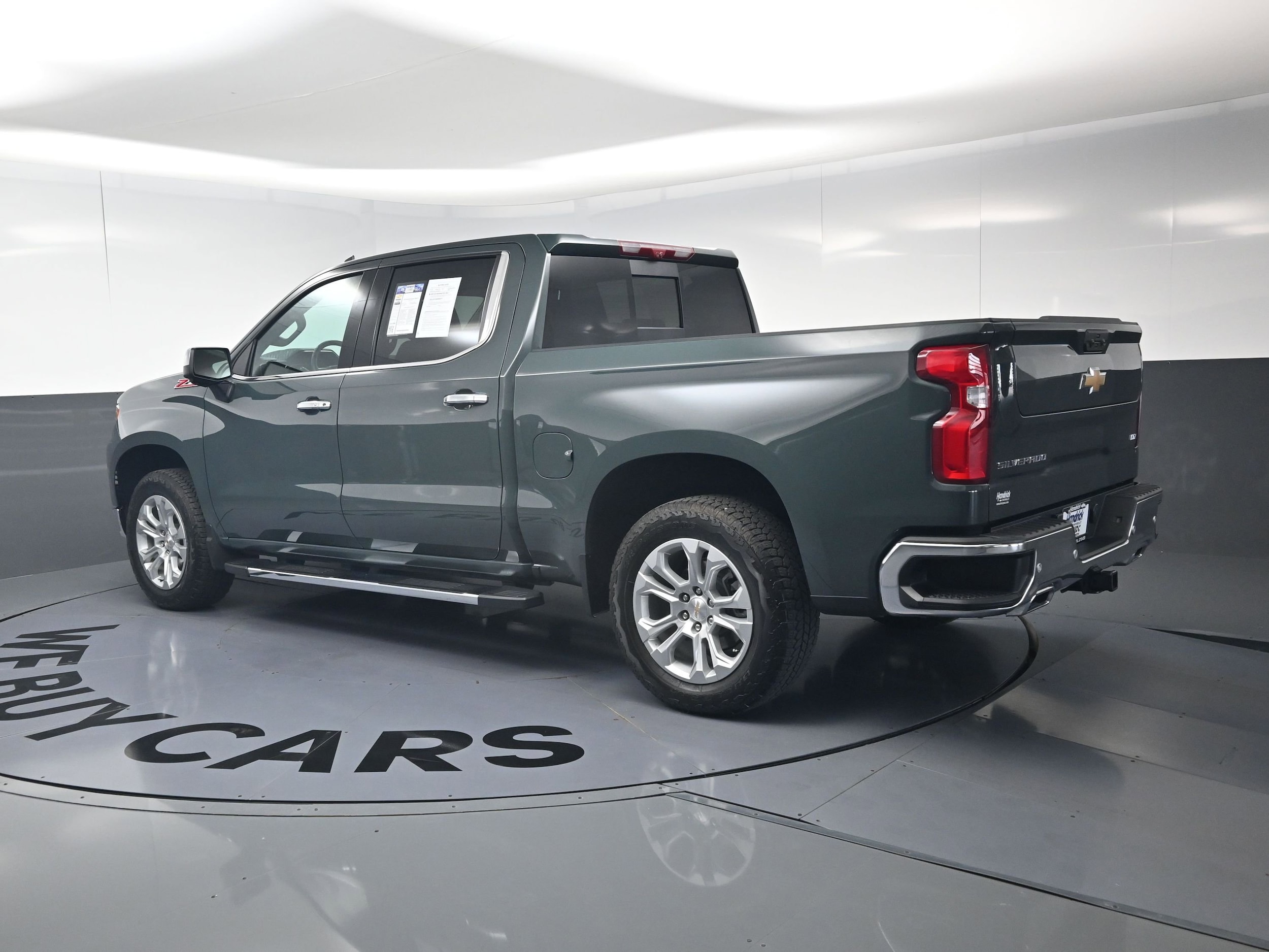 2025 Chevrolet Silverado 1500 LTZ photo 5