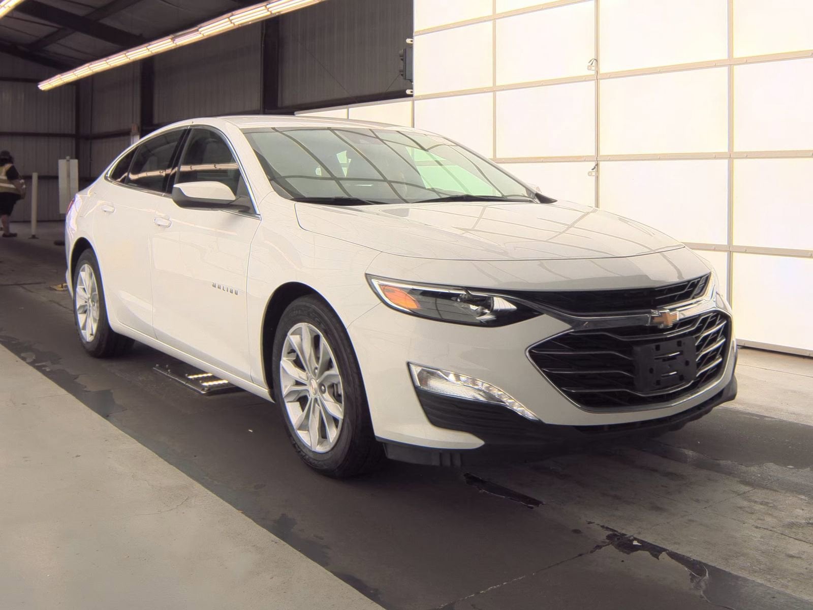 2024 Chevrolet Malibu LT photo 4