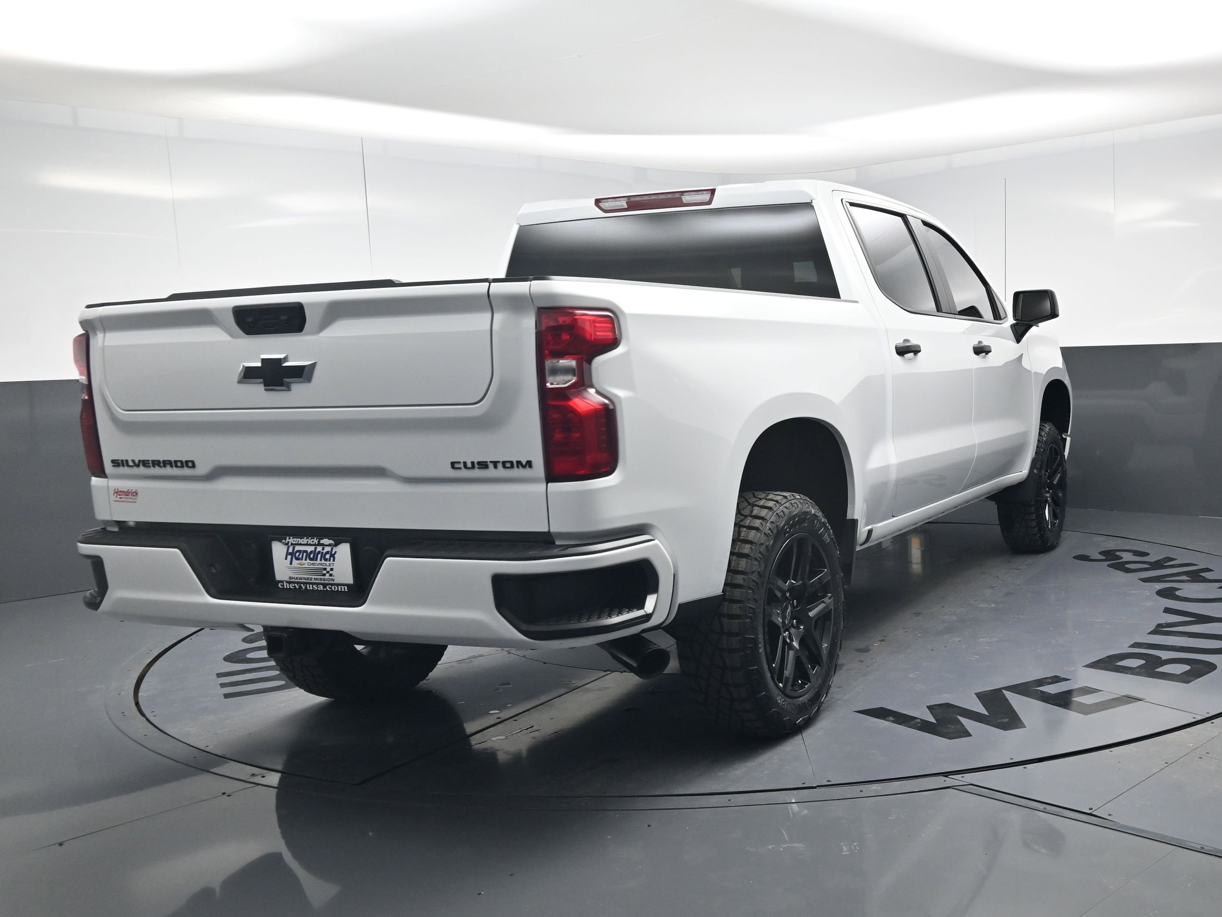 2025 Chevrolet Silverado 1500 Custom photo 3