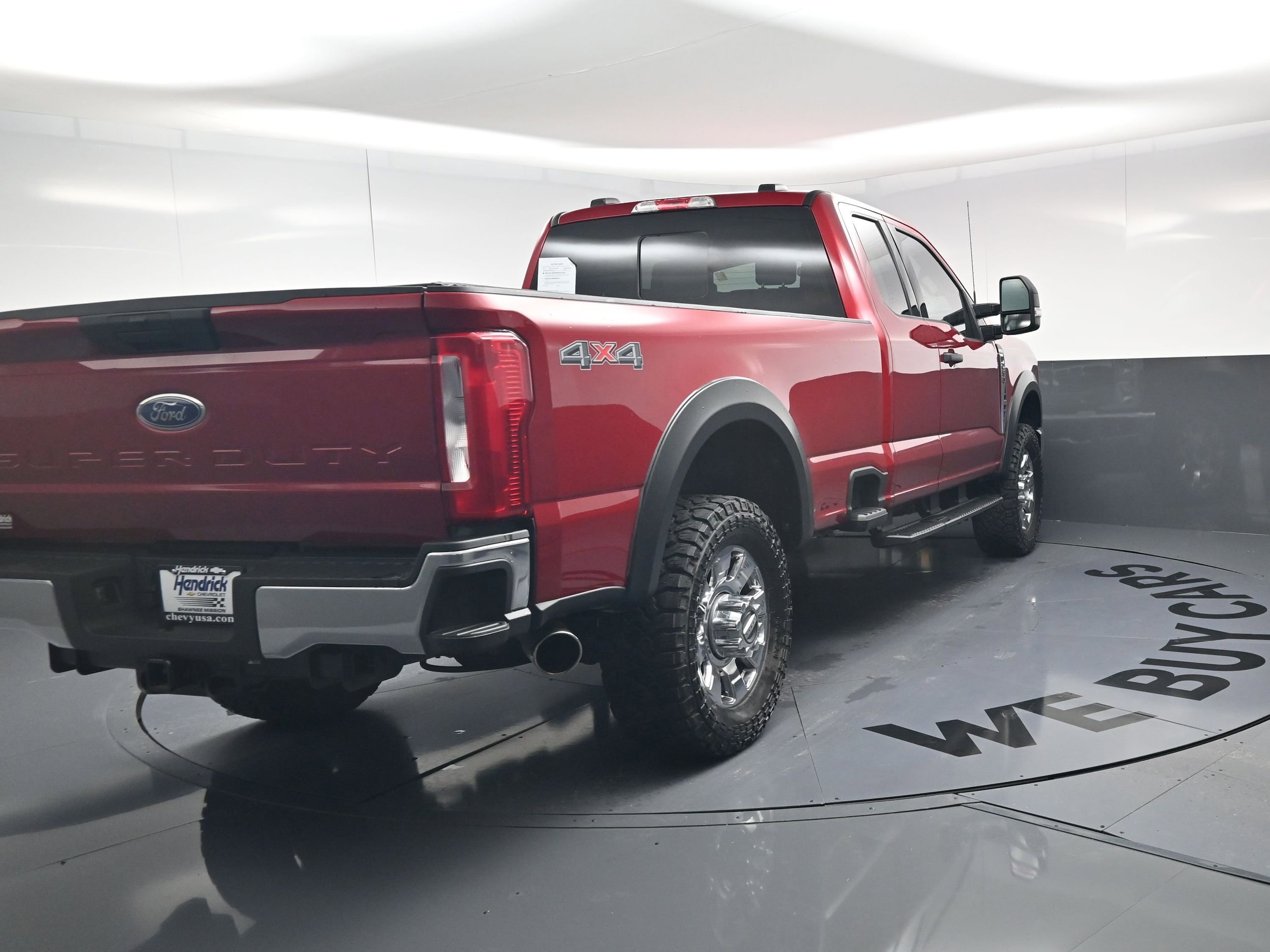 2024 Ford Super Duty F-250 SRW XLT photo 3