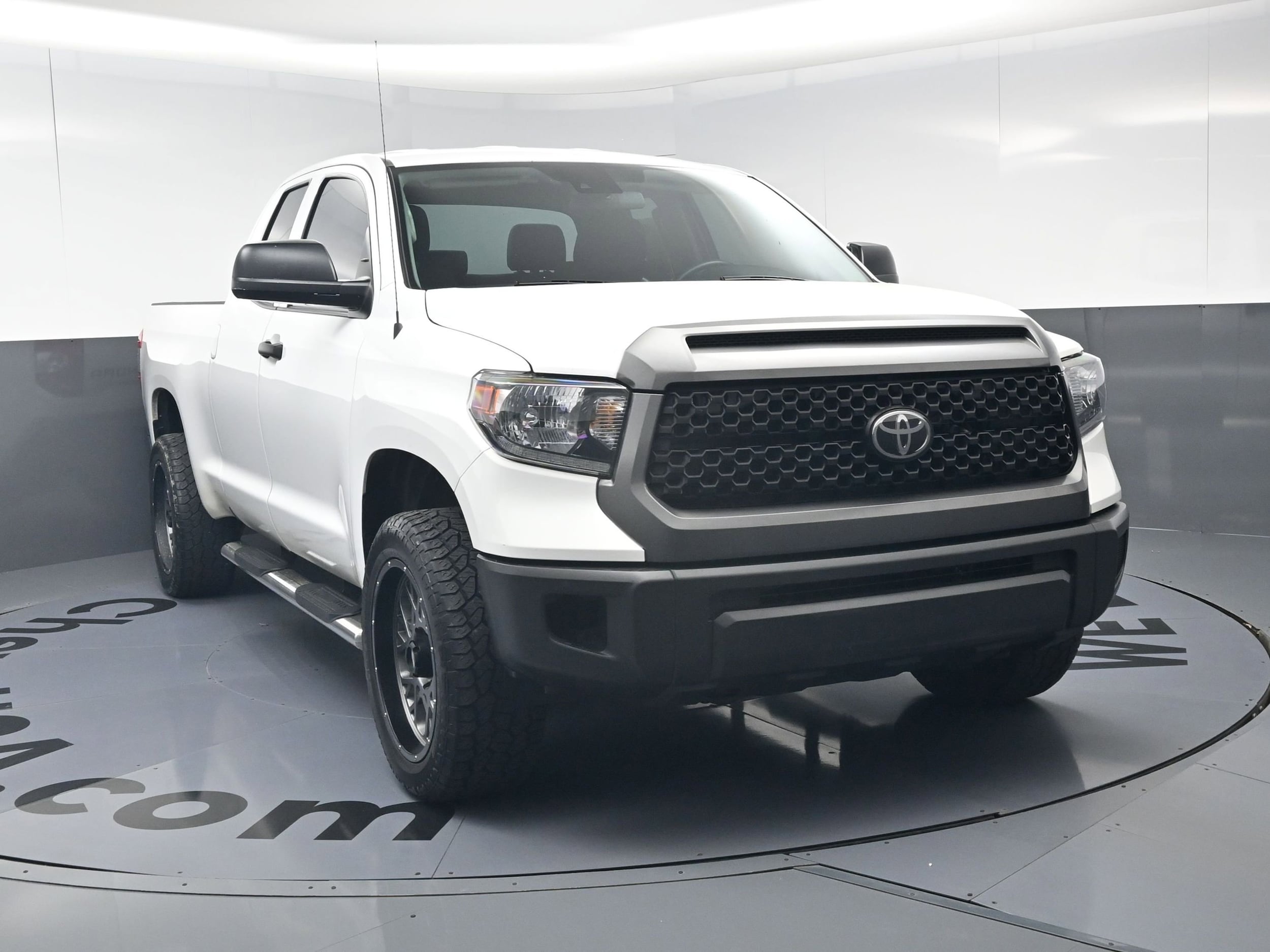 2018 Toyota Tundra 4WD SR photo 2