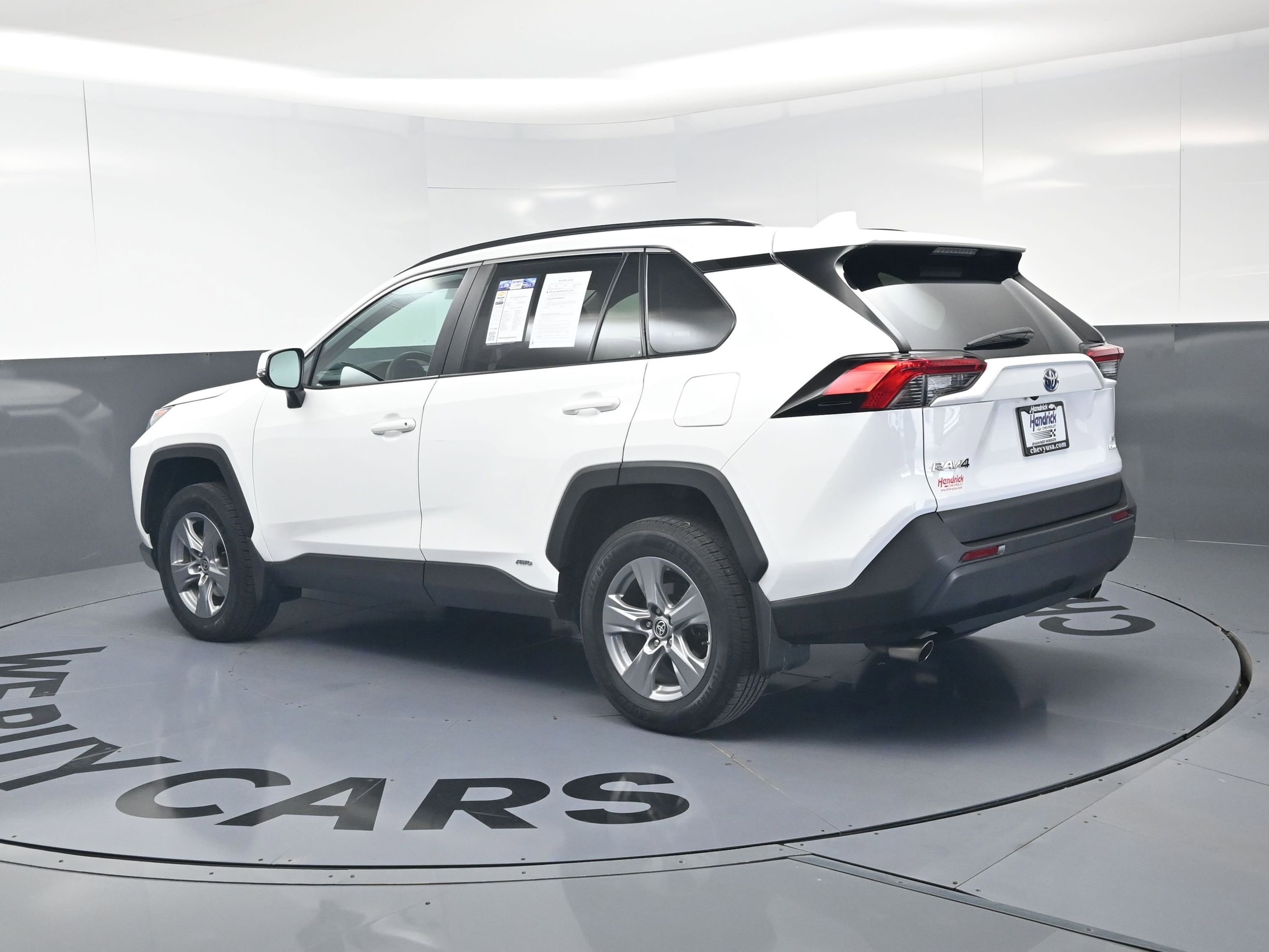 2022 Toyota RAV4 Hybrid LE photo 6