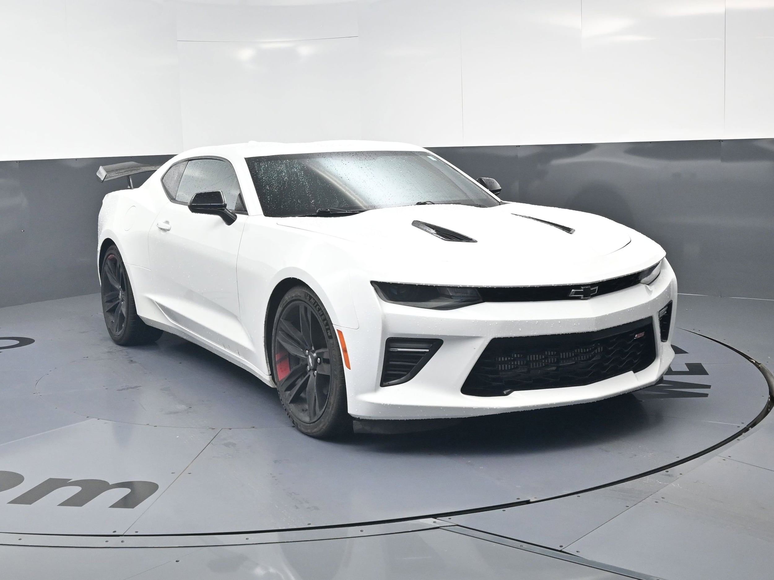 2018 Chevrolet Camaro 2SS photo 2