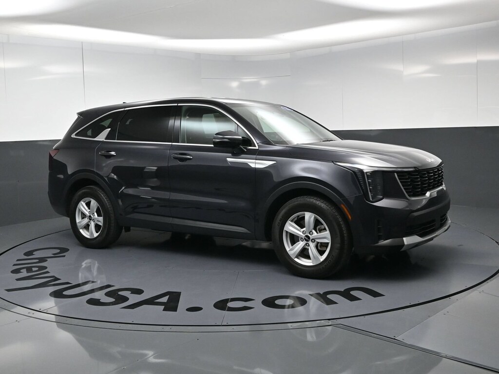 Used 2025 Kia Sorento LX SUV