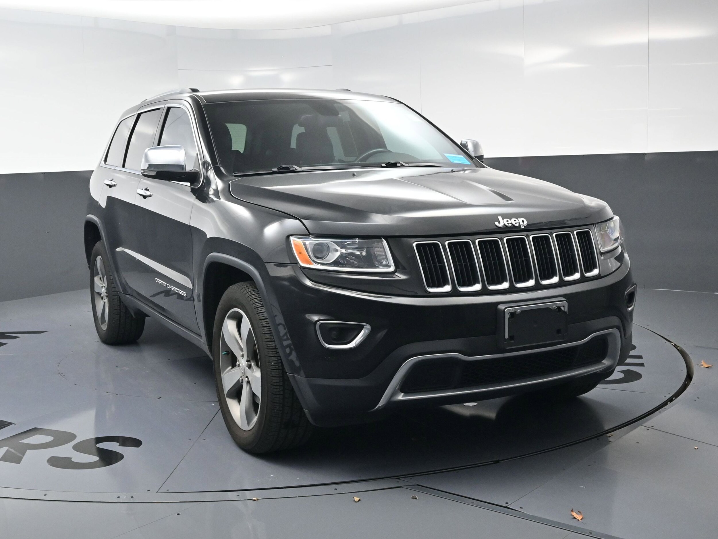 2015 Jeep Grand Cherokee Limited photo 2