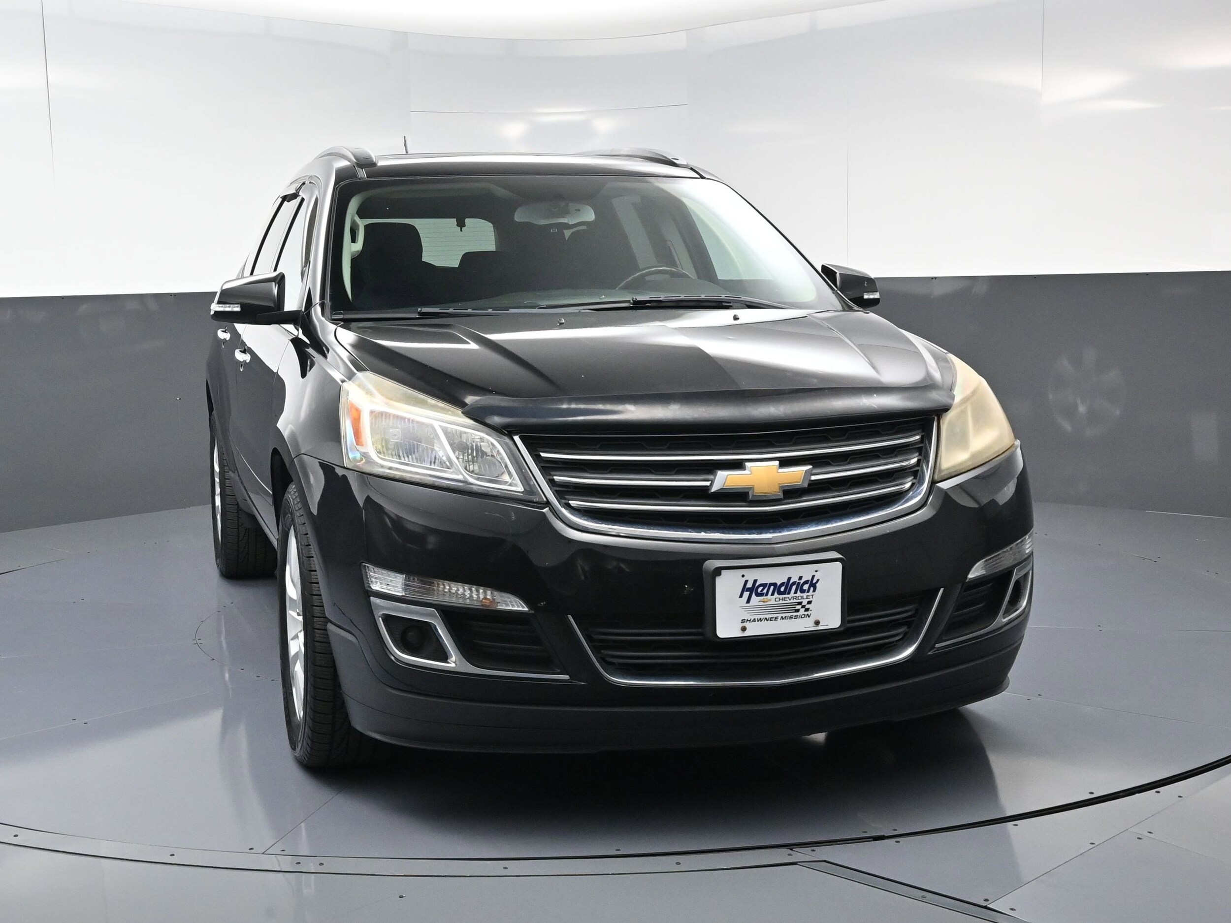 2016 Chevrolet Traverse 1LT photo 2