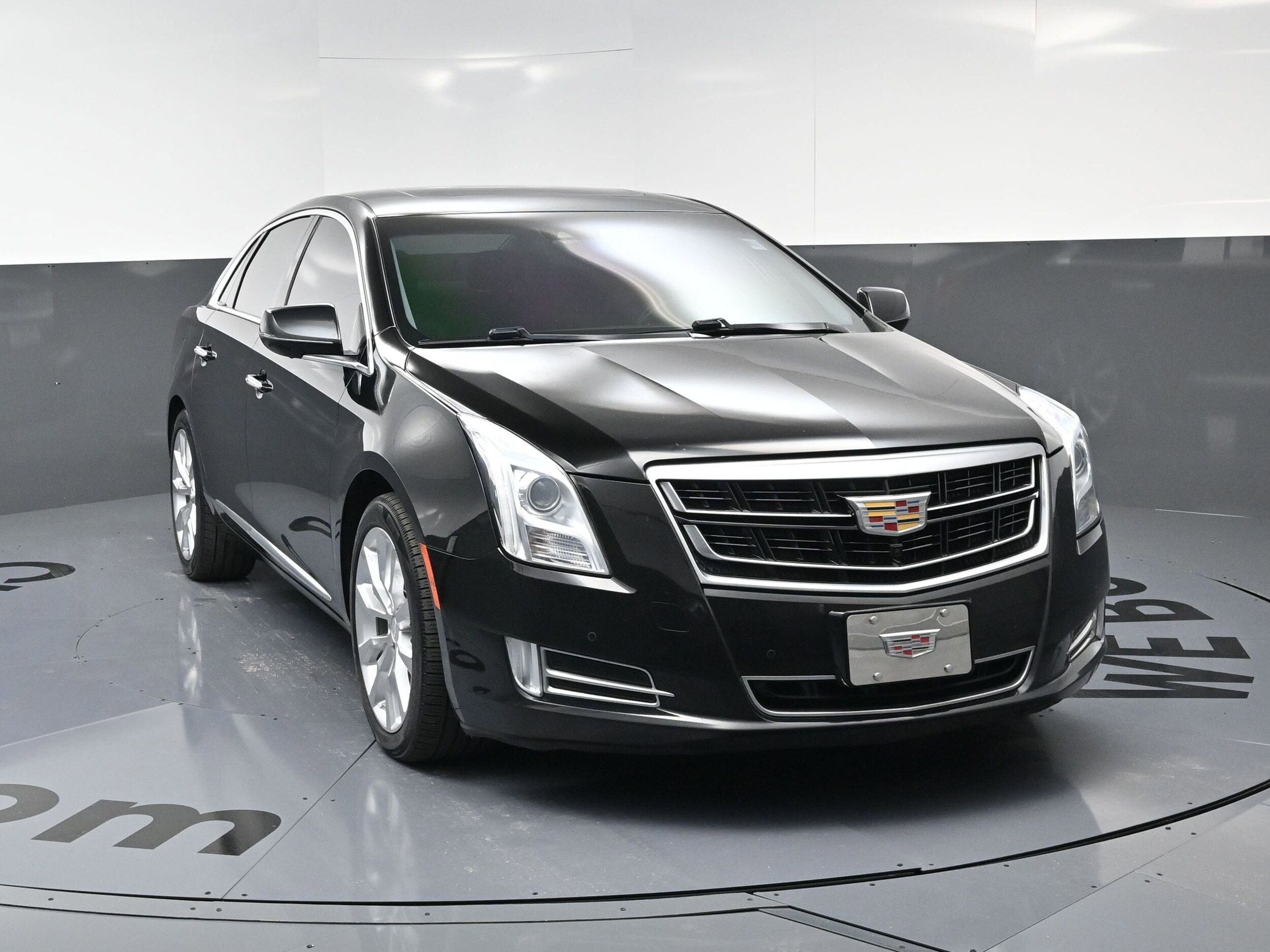 2017 Cadillac XTS Luxury photo 3