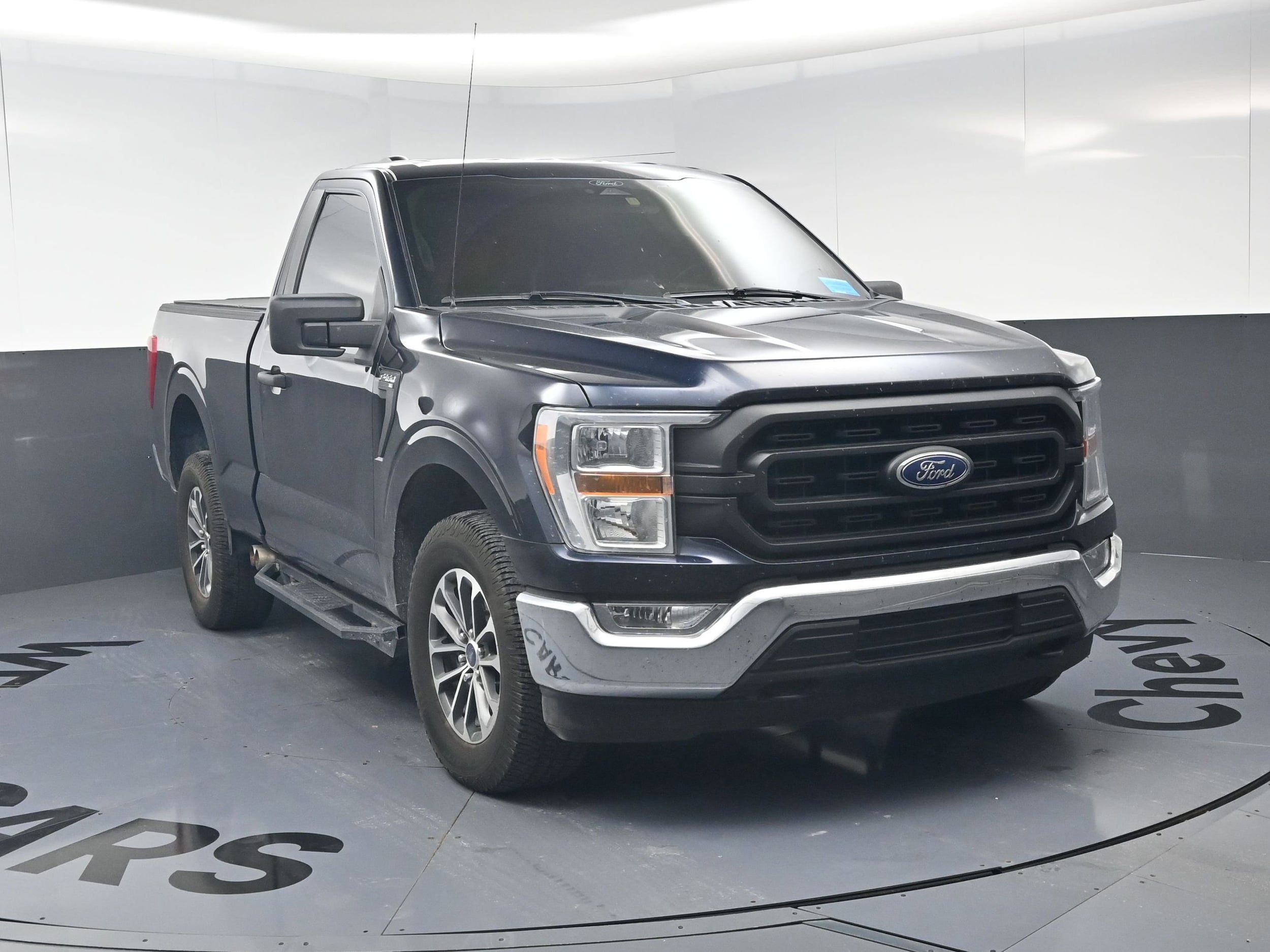 2022 Ford F-150 XL photo 2