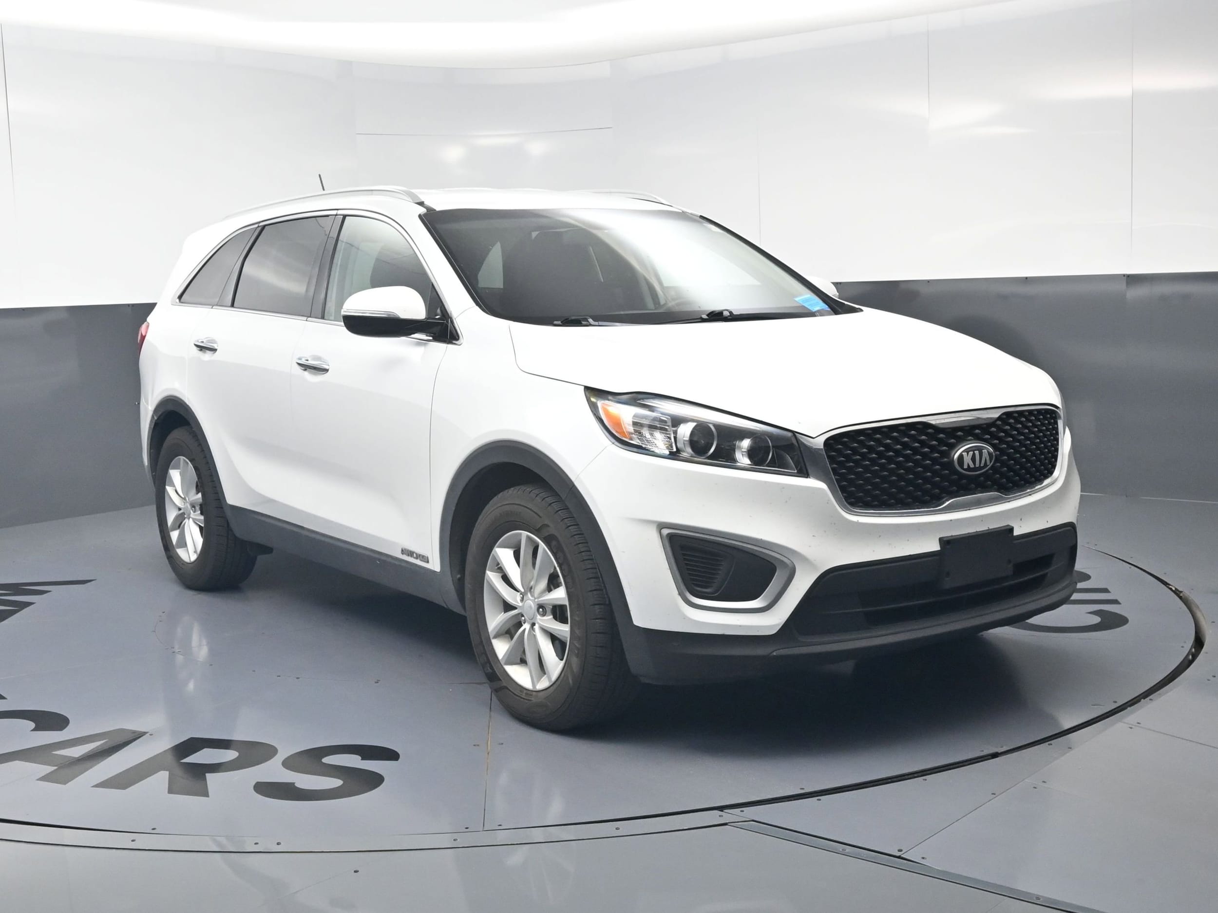 2016 Kia Sorento LX photo 2