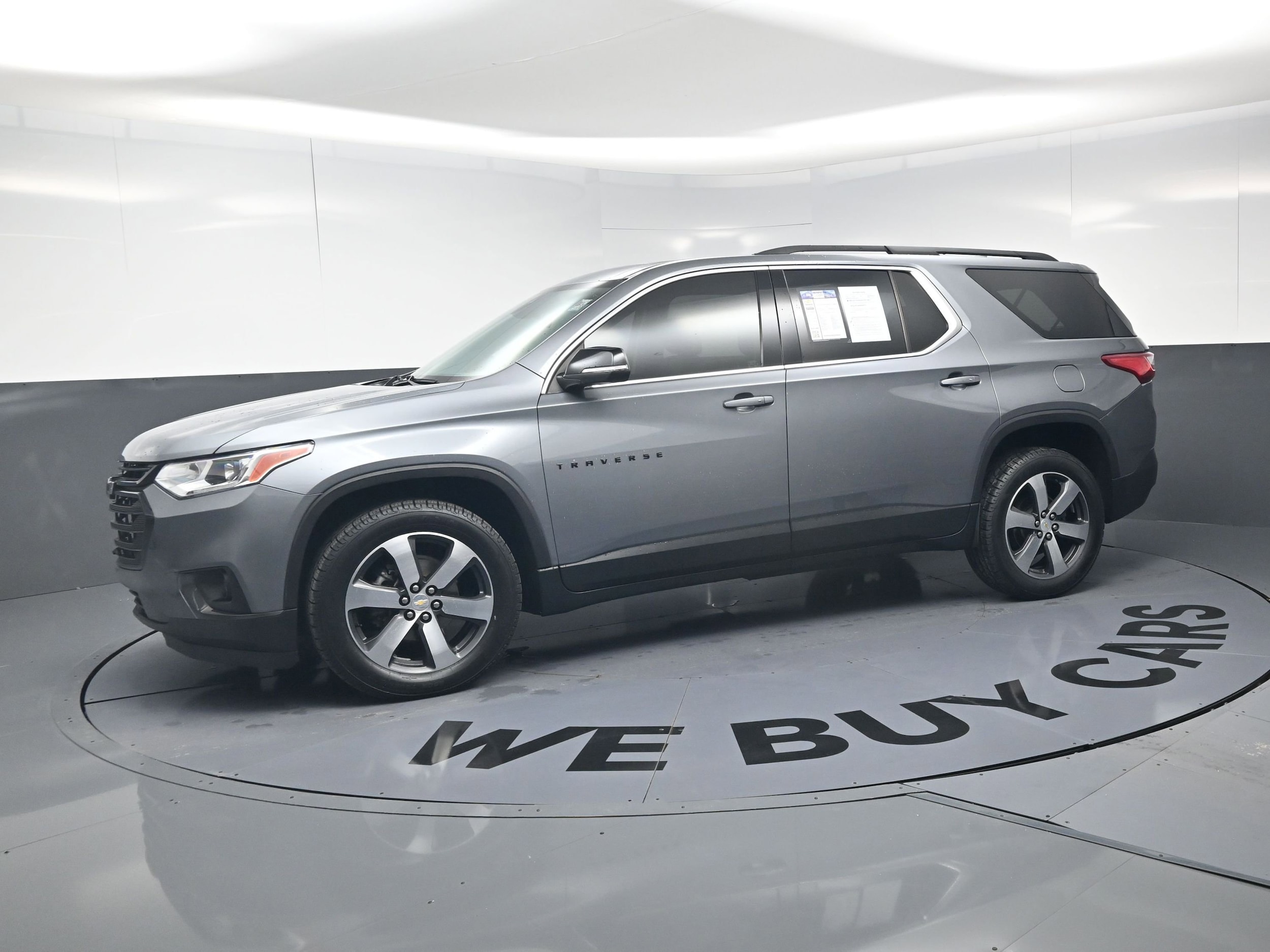 2021 Chevrolet Traverse LT Leather photo 4