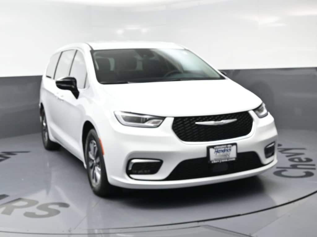 Used 2024 Chrysler Pacifica Hybrid Select Minivan