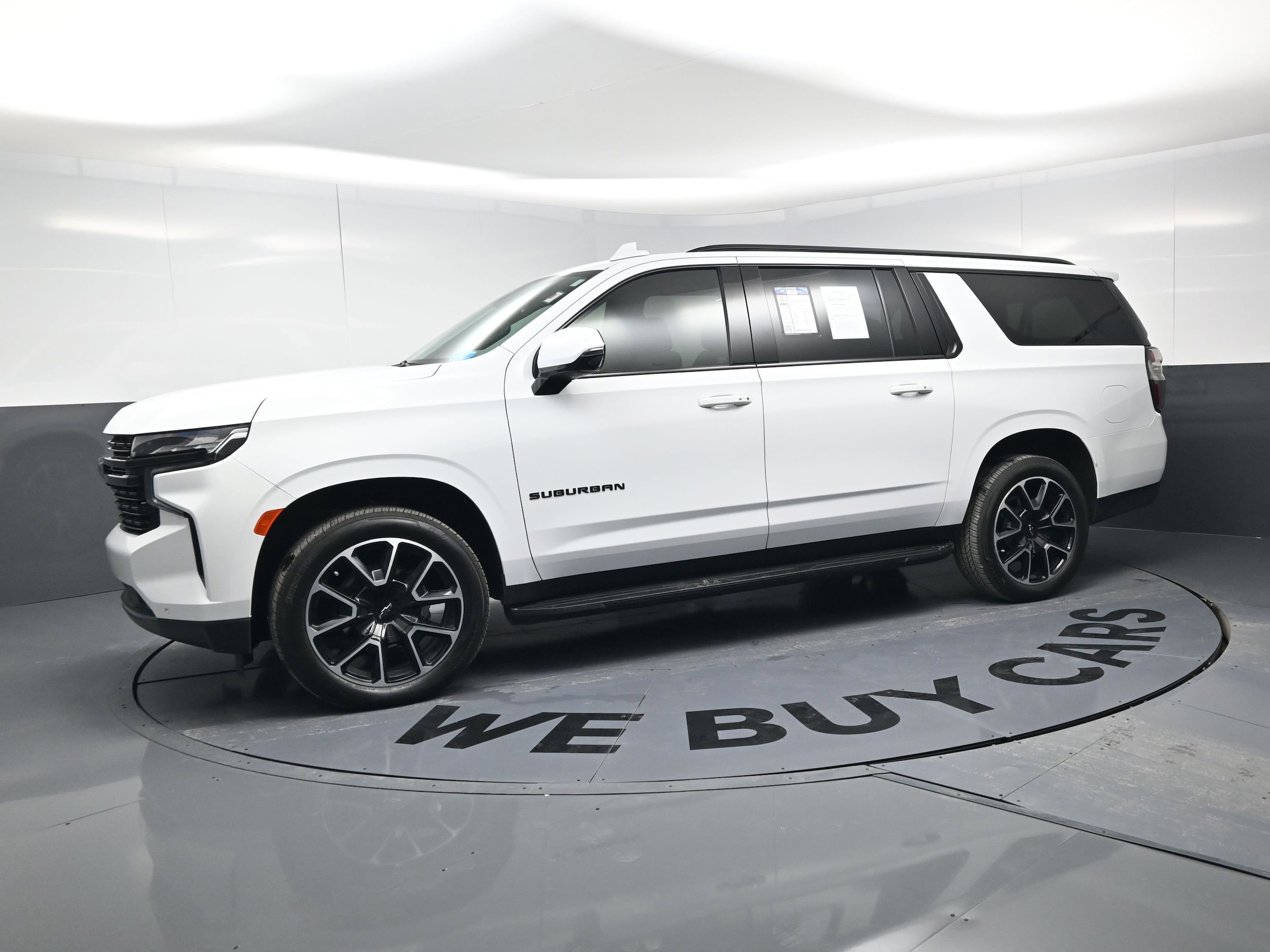 2023 Chevrolet Suburban RST photo 4