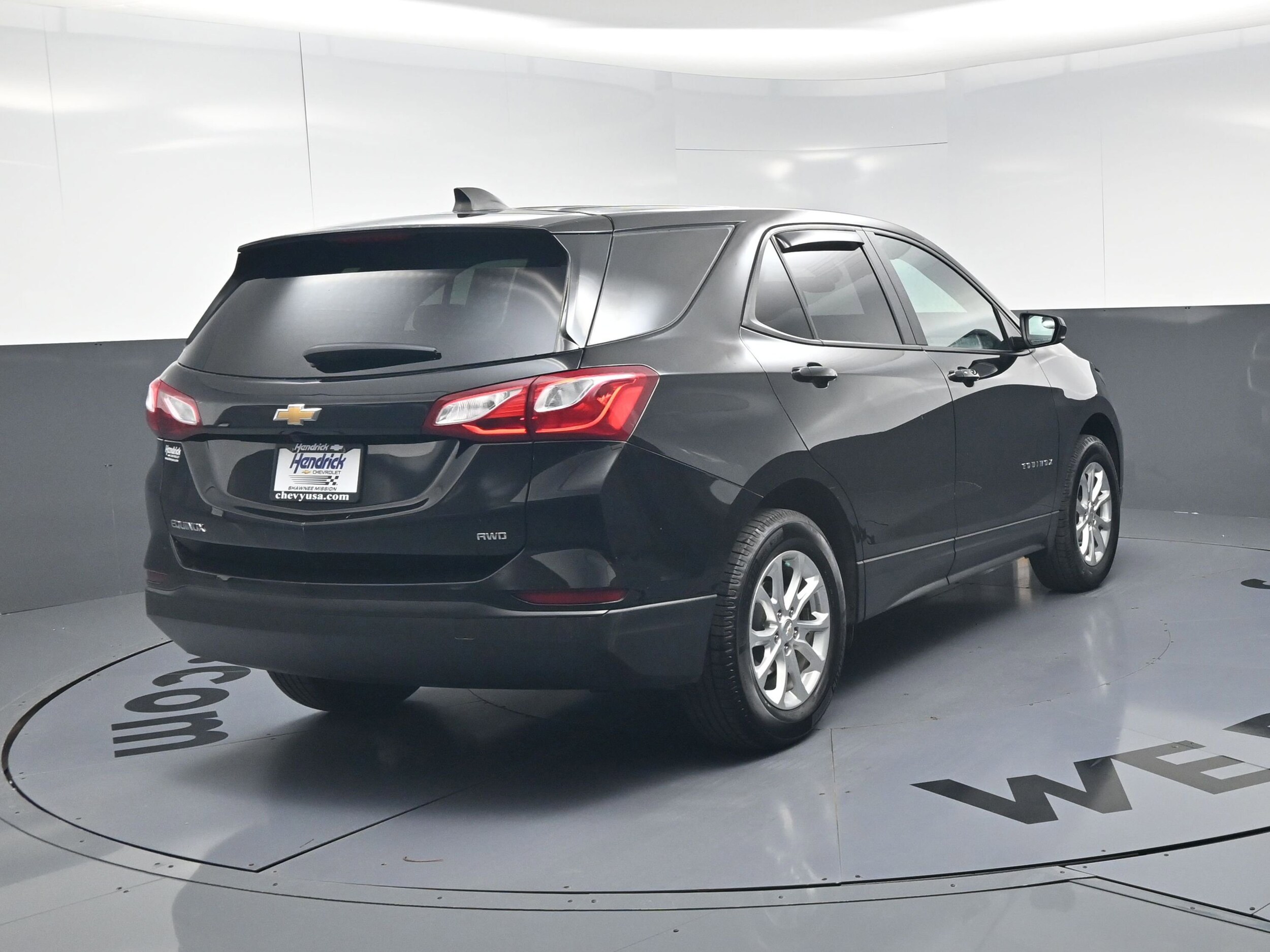 2020 Chevrolet Equinox LS photo 3