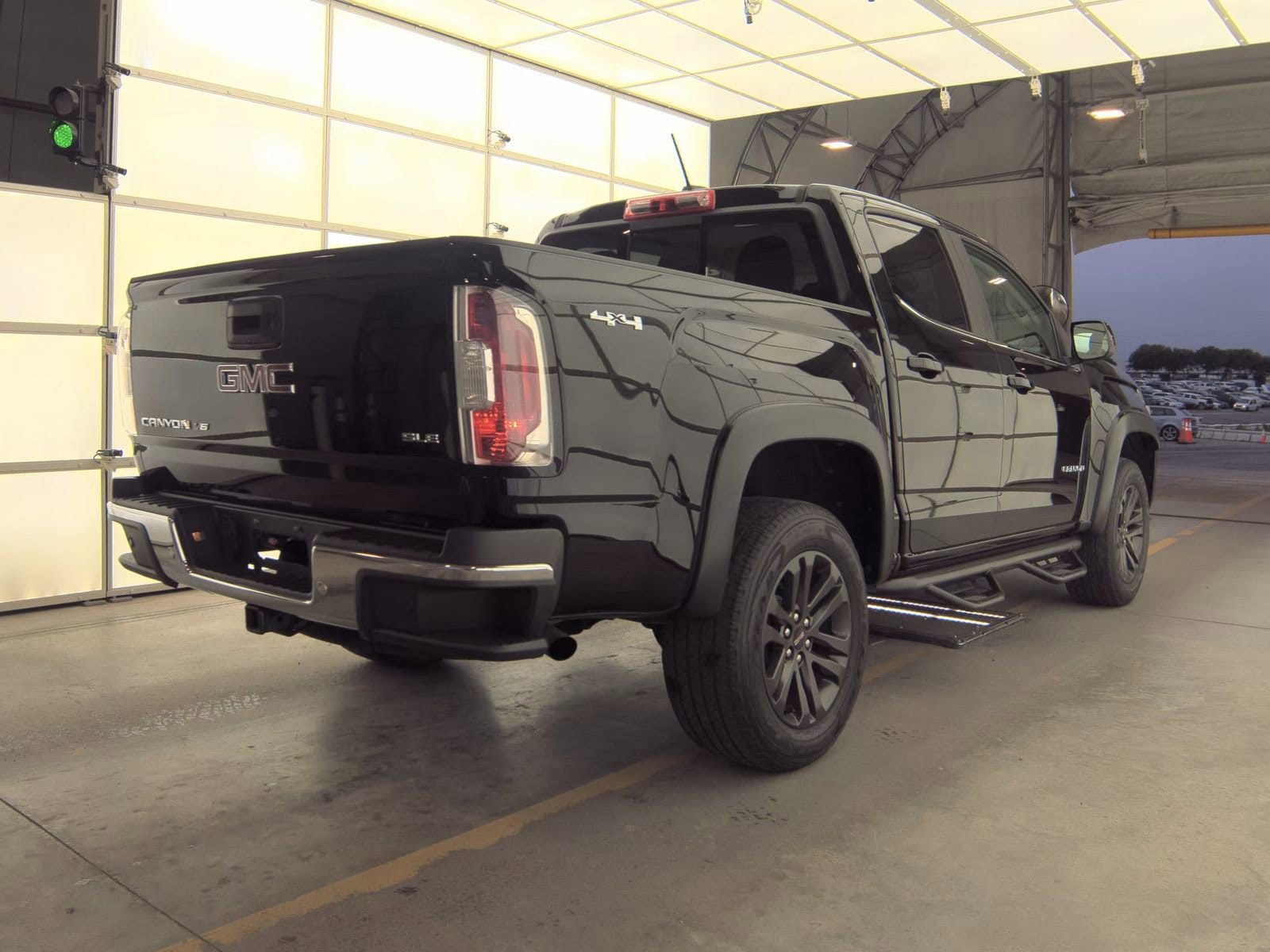 2019 GMC Canyon 4WD SLE photo 5