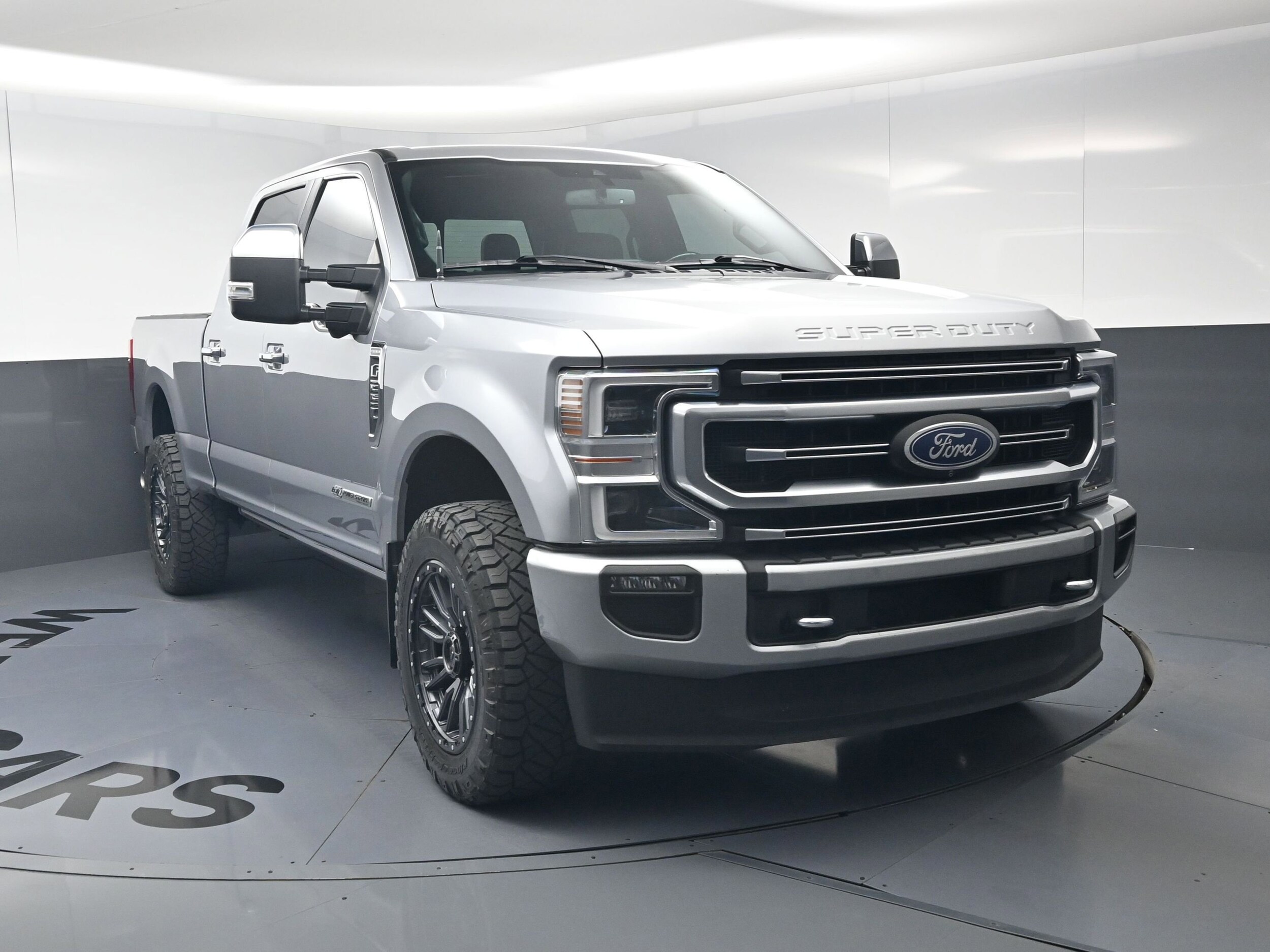 2022 Ford Super Duty F-250 SRW Platinum photo 2