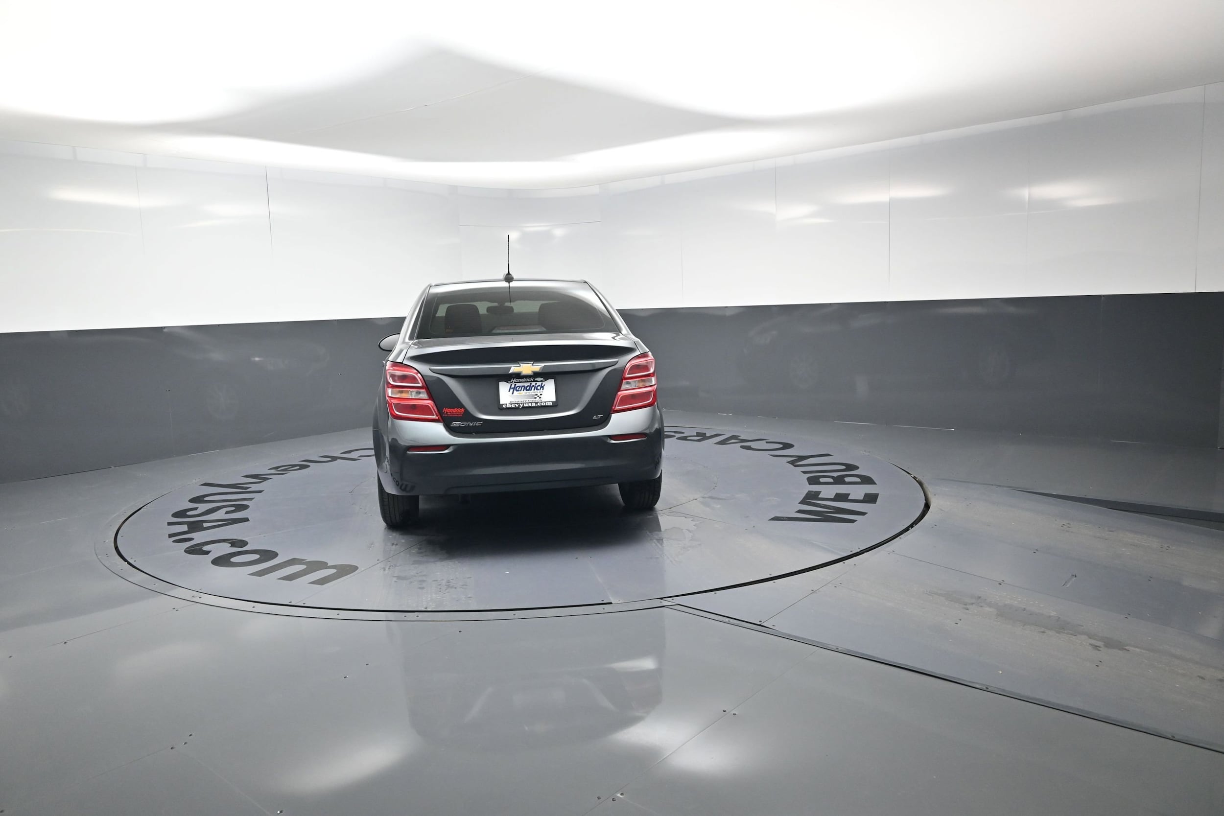 2020 Chevrolet Sonic LT photo 3