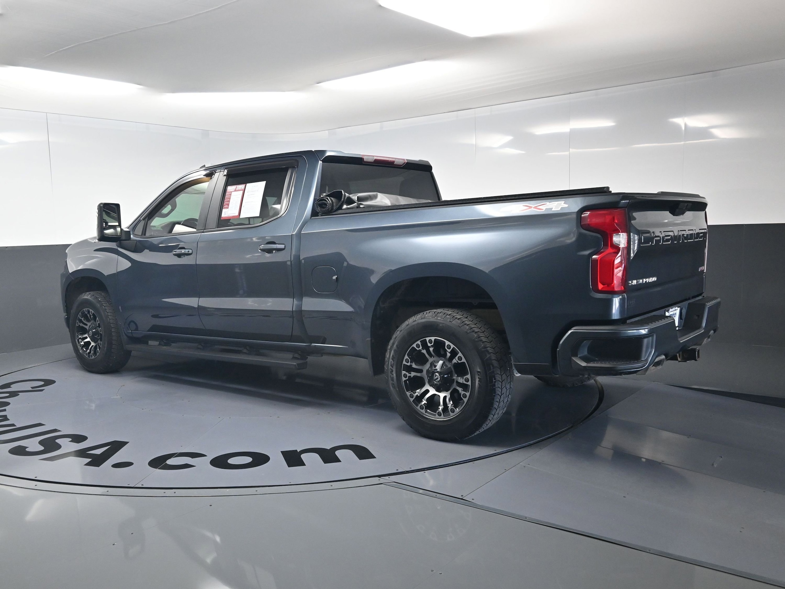 2020 Chevrolet Silverado 1500 RST photo 5