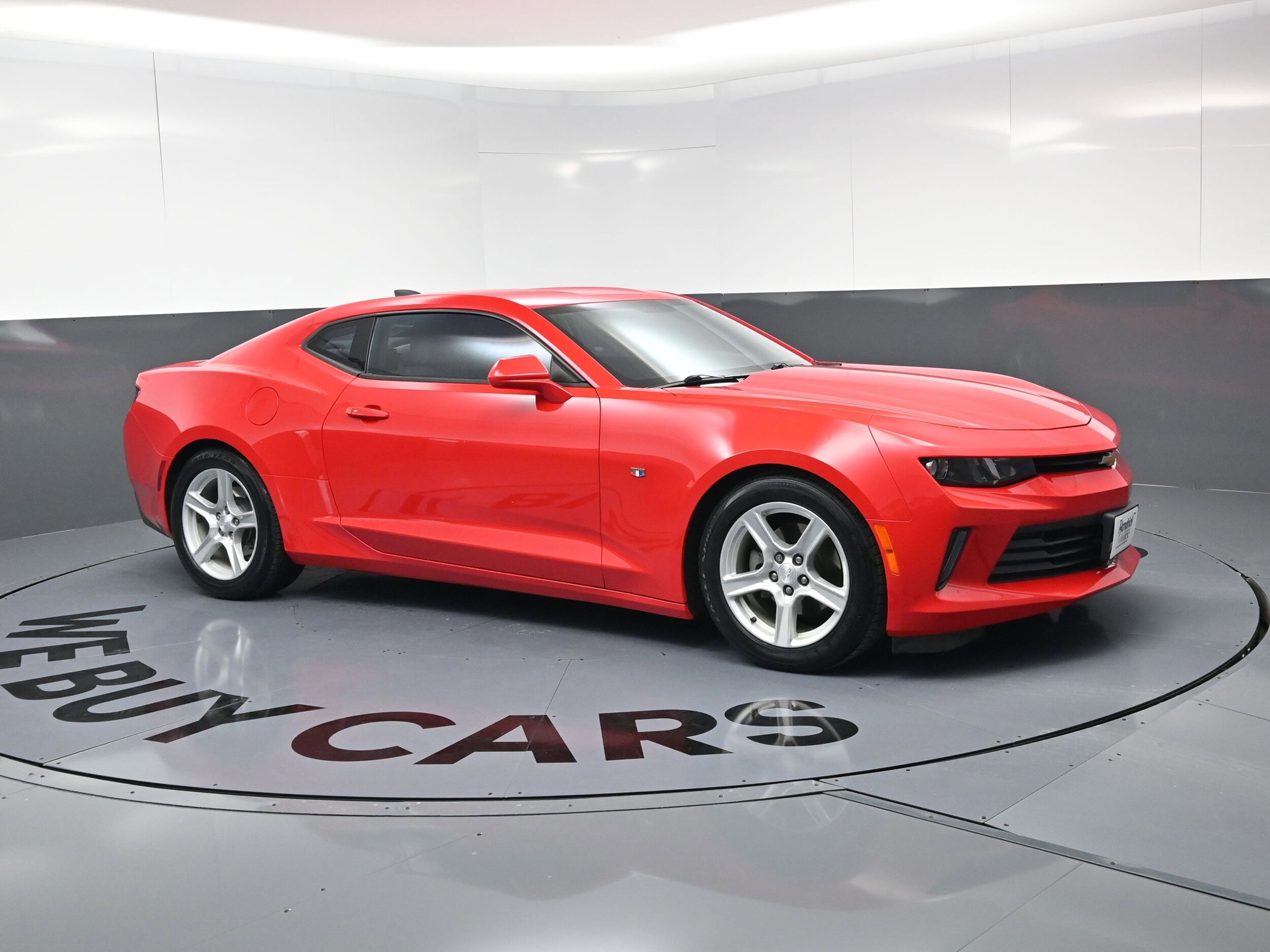 2016 Chevrolet Camaro 1LT photo 2