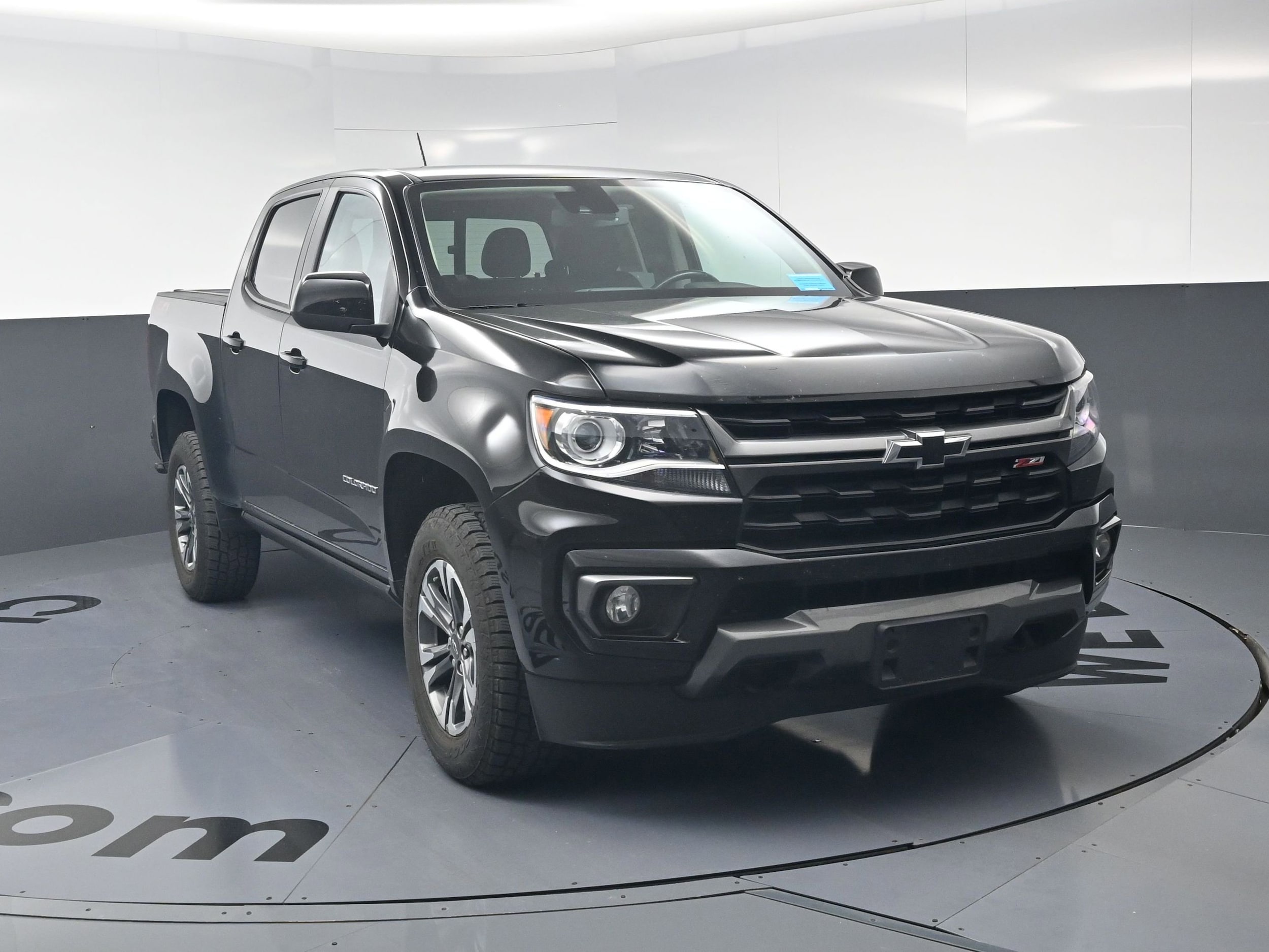 2022 Chevrolet Colorado 4WD Z71 photo 2