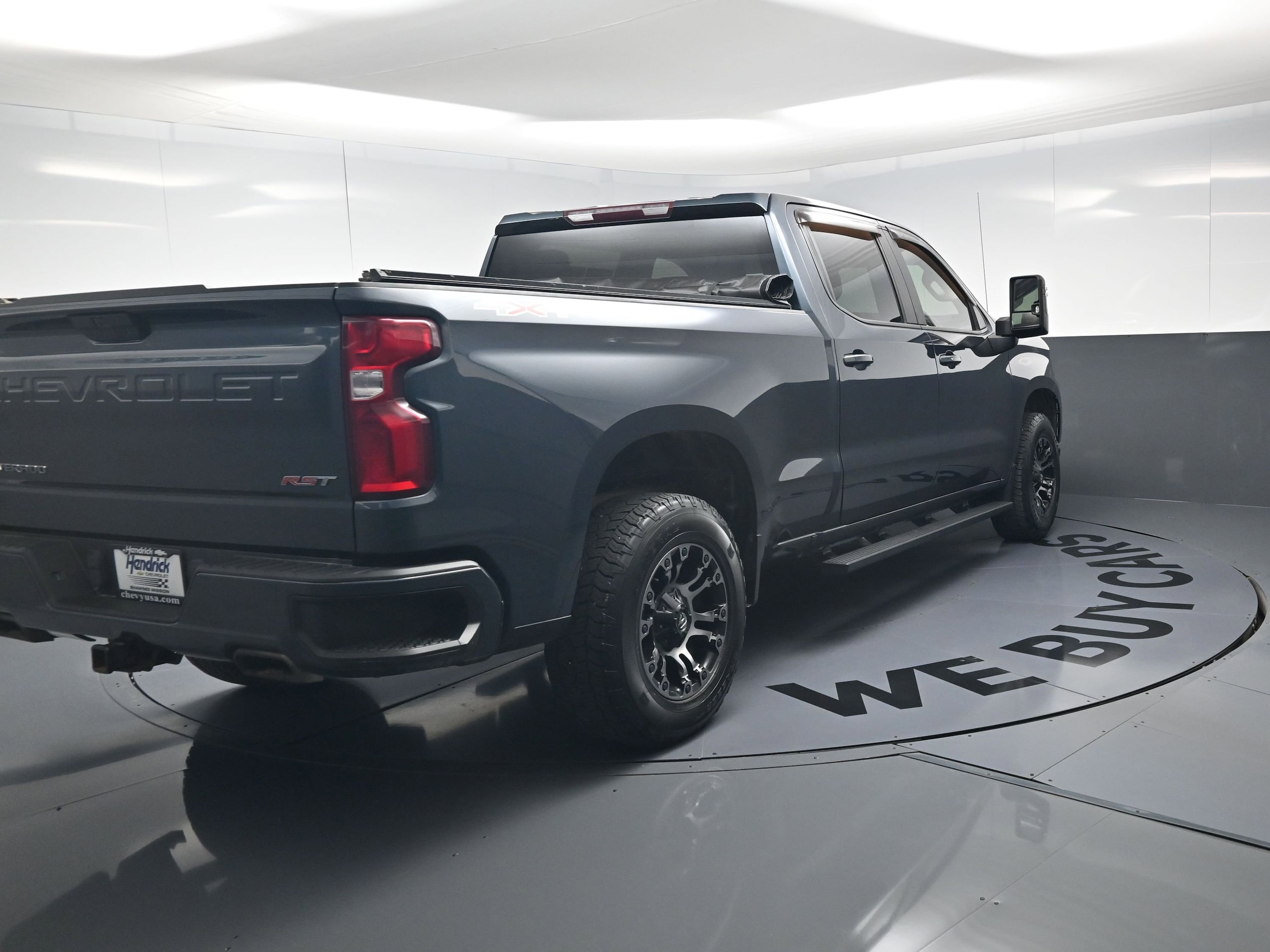 2020 Chevrolet Silverado 1500 RST photo 3