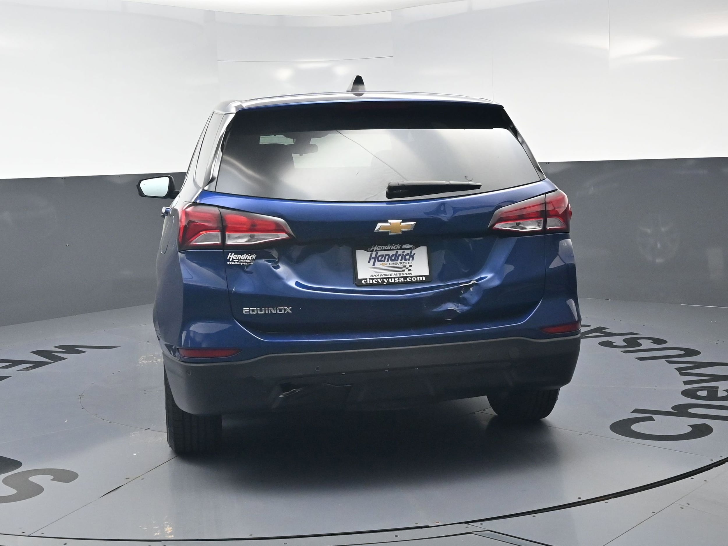 2022 Chevrolet Equinox LS photo 3
