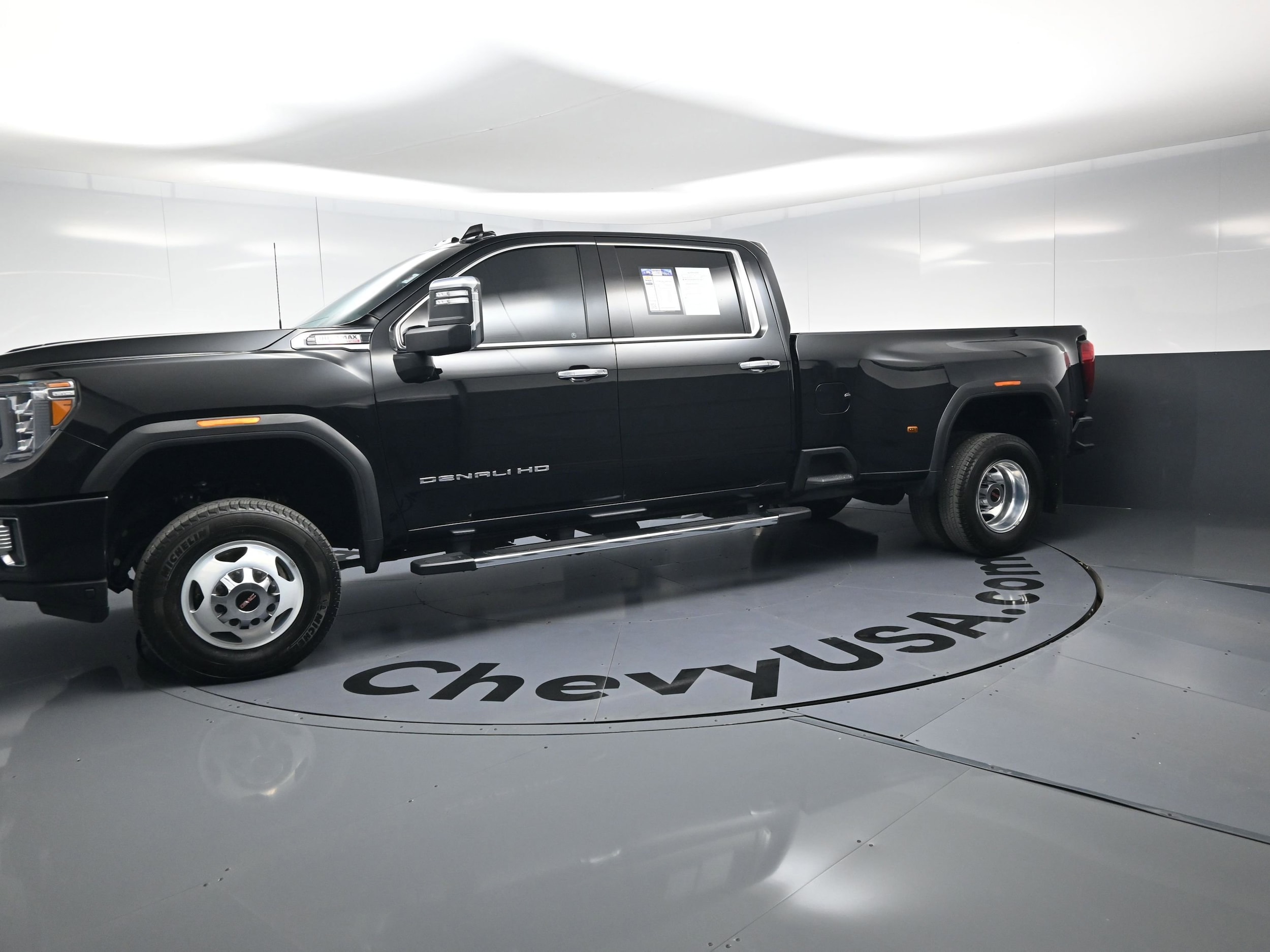 2022 GMC Sierra 3500HD Denali photo 4