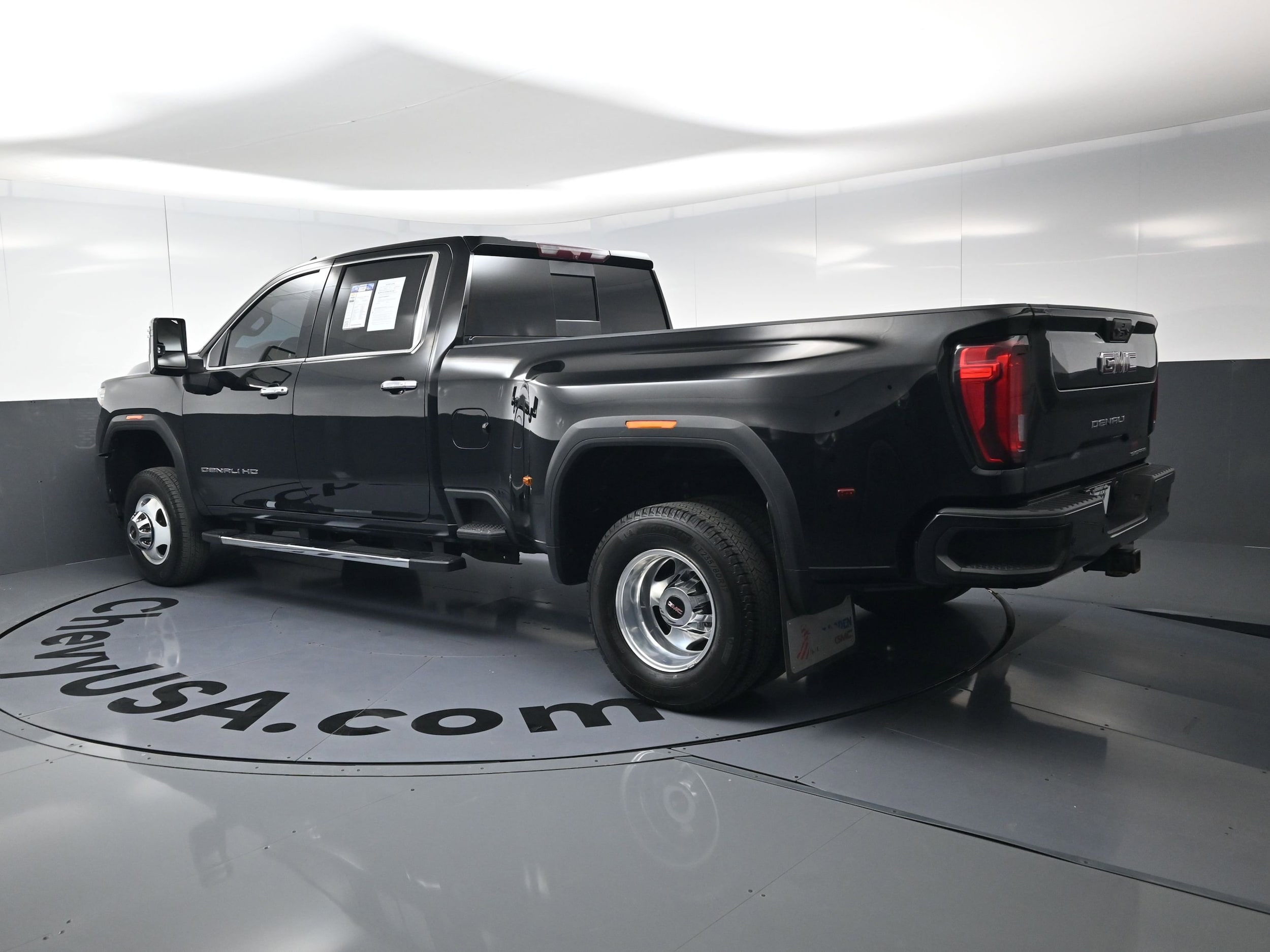 2022 GMC Sierra 3500HD Denali photo 5