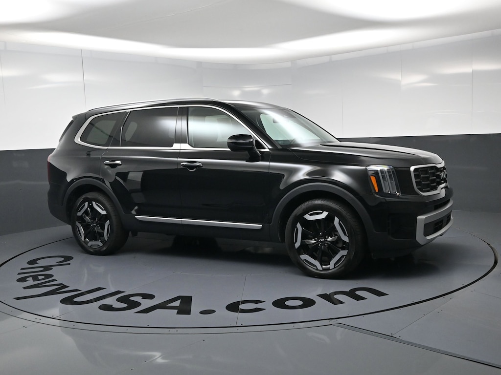 Used 2024 Kia Telluride S SUV