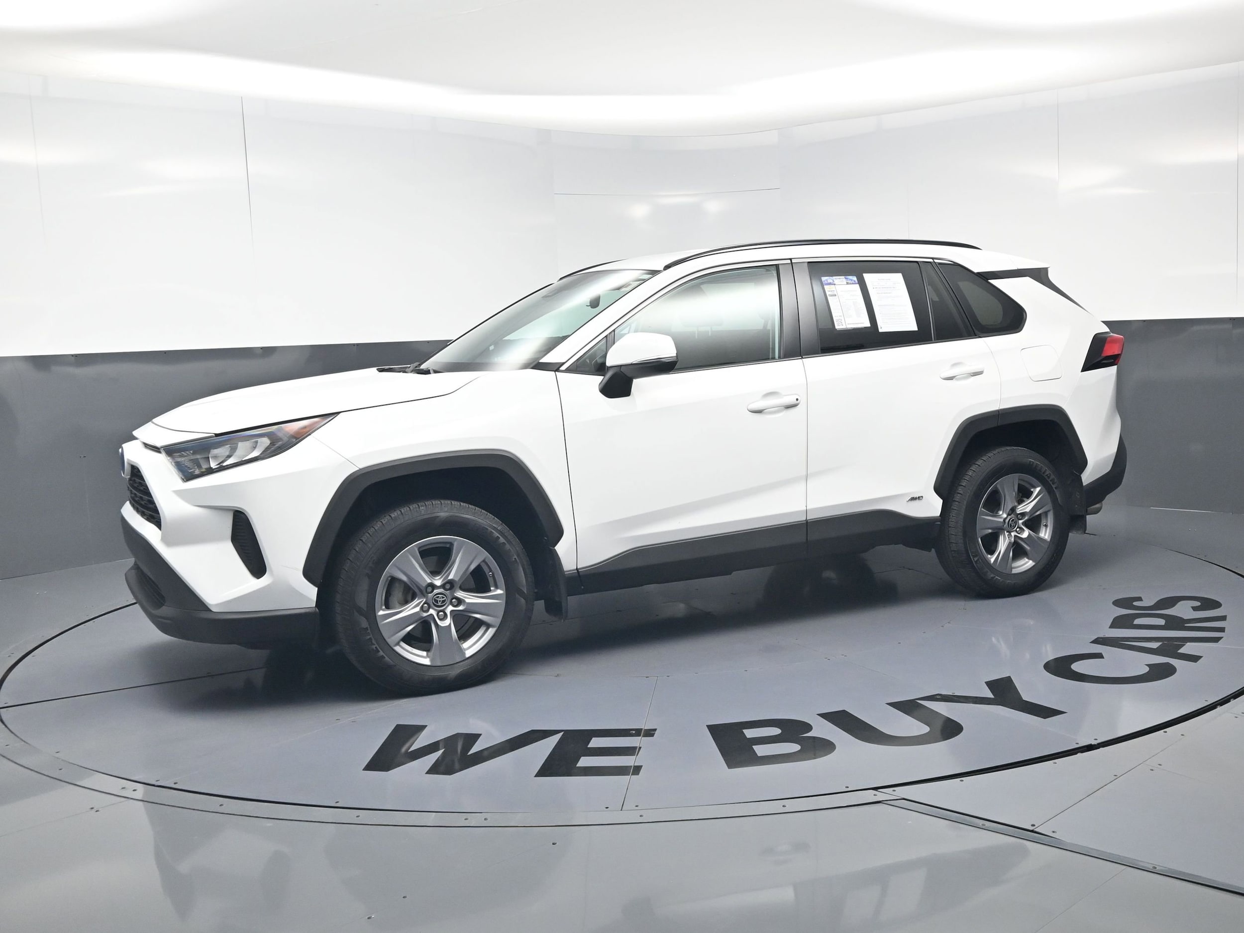 2022 Toyota RAV4 Hybrid LE photo 5