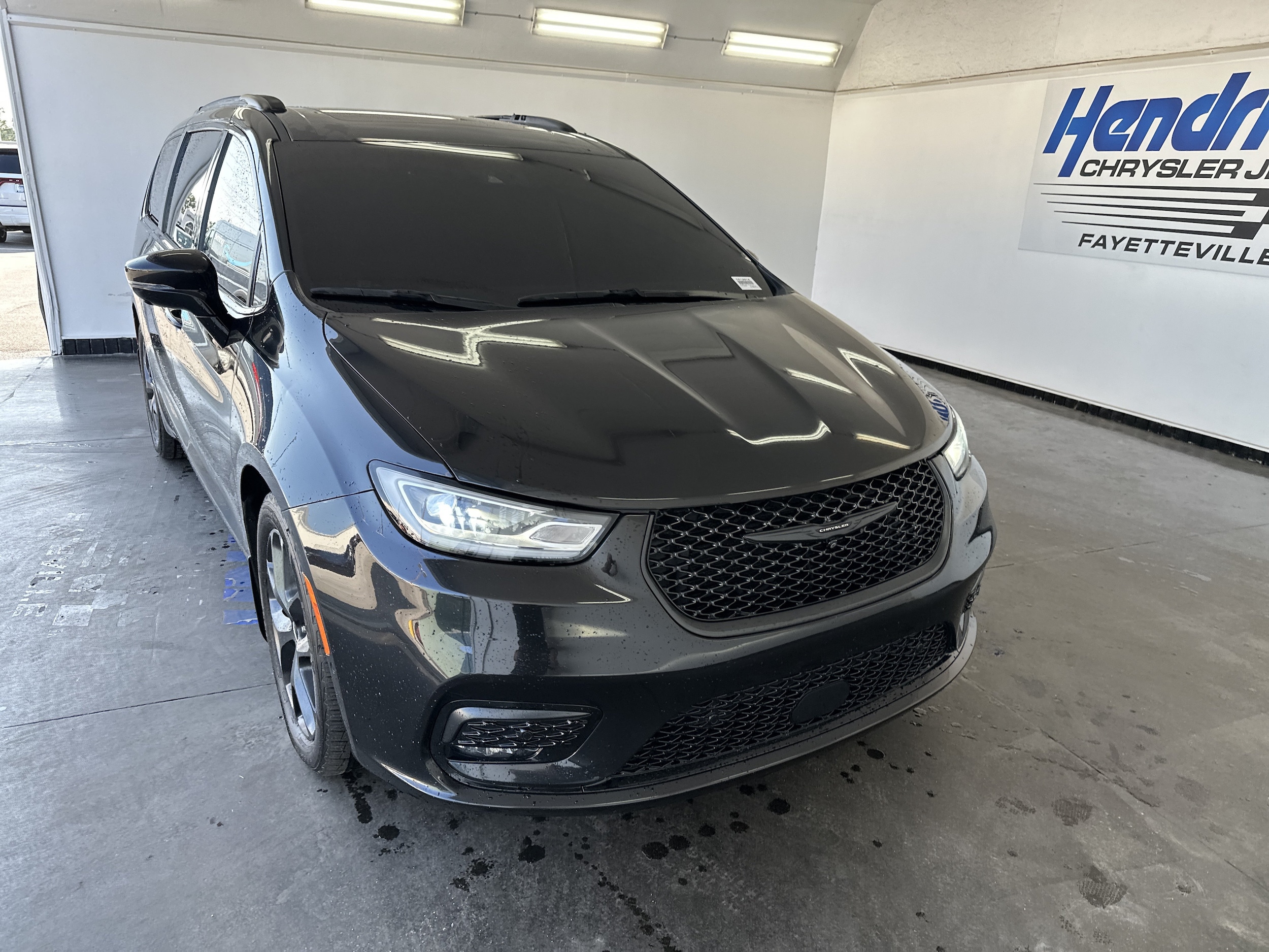 Chrysler Pacifica Limited