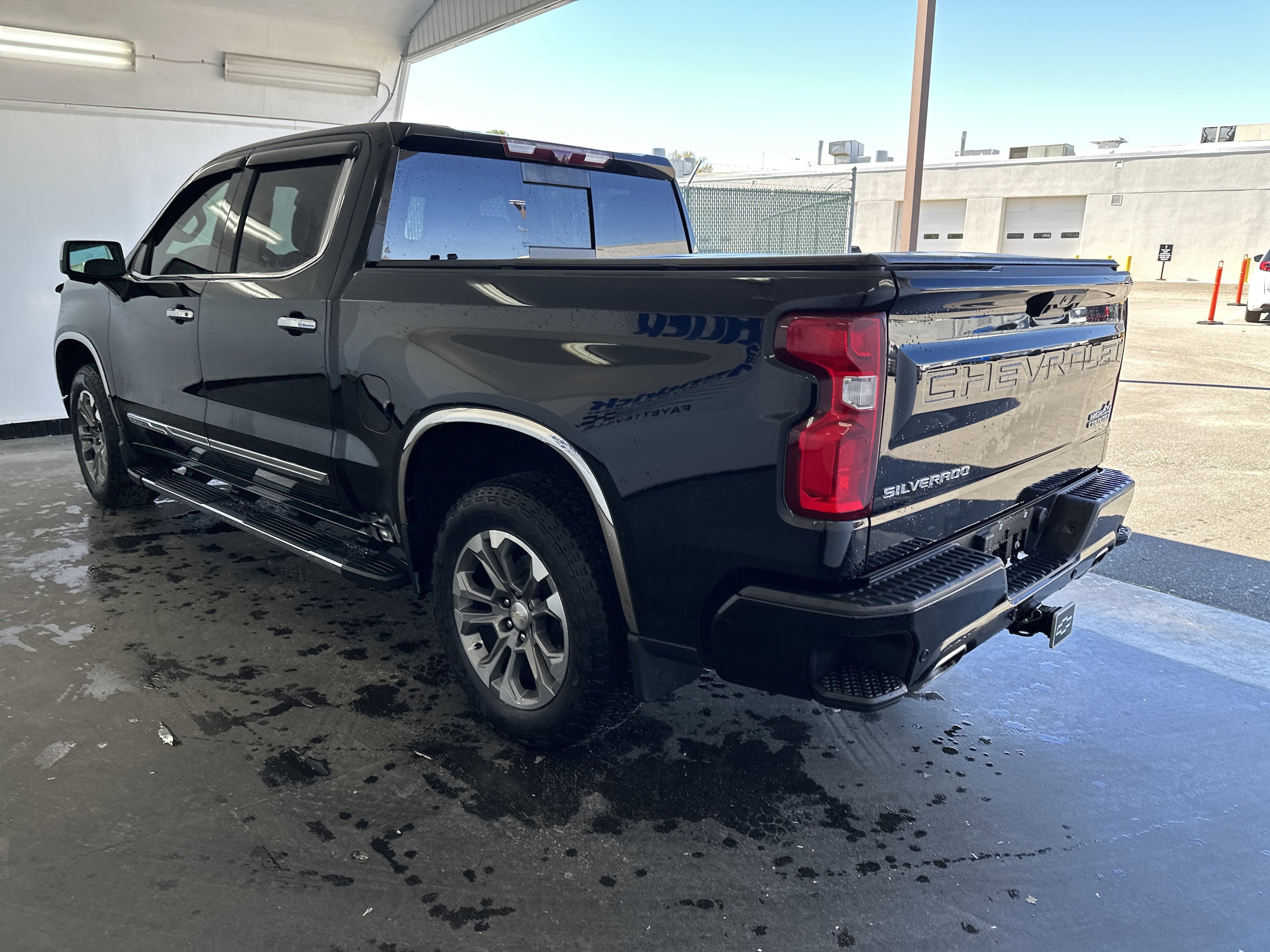 2024 Chevrolet Silverado 1500 High Country photo 5