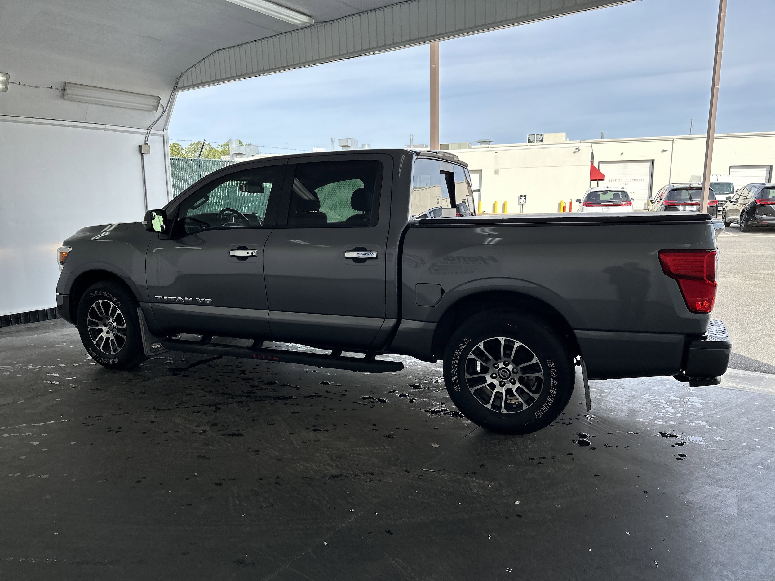 2020 Nissan Titan SV photo 5