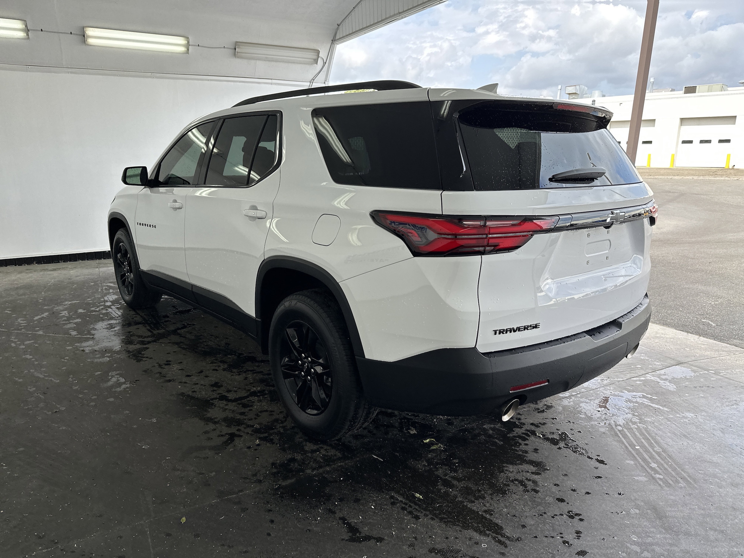 2023 Chevrolet Traverse LS photo 6