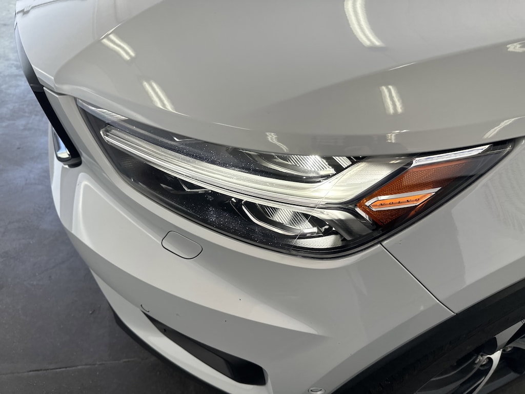 Used 2022 Volvo XC40 R-Design SUV