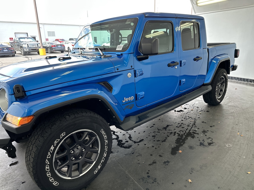 Used 2022 Jeep Gladiator Overland Pickup