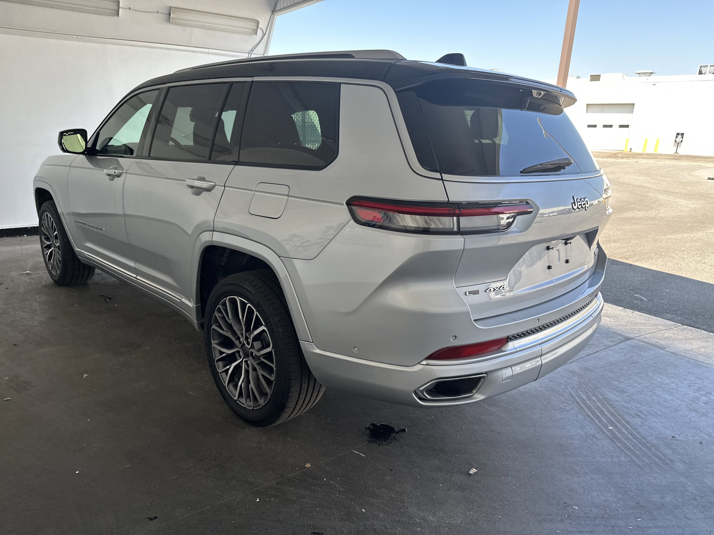 2021 Jeep Grand Cherokee L Summit Reserve photo 5